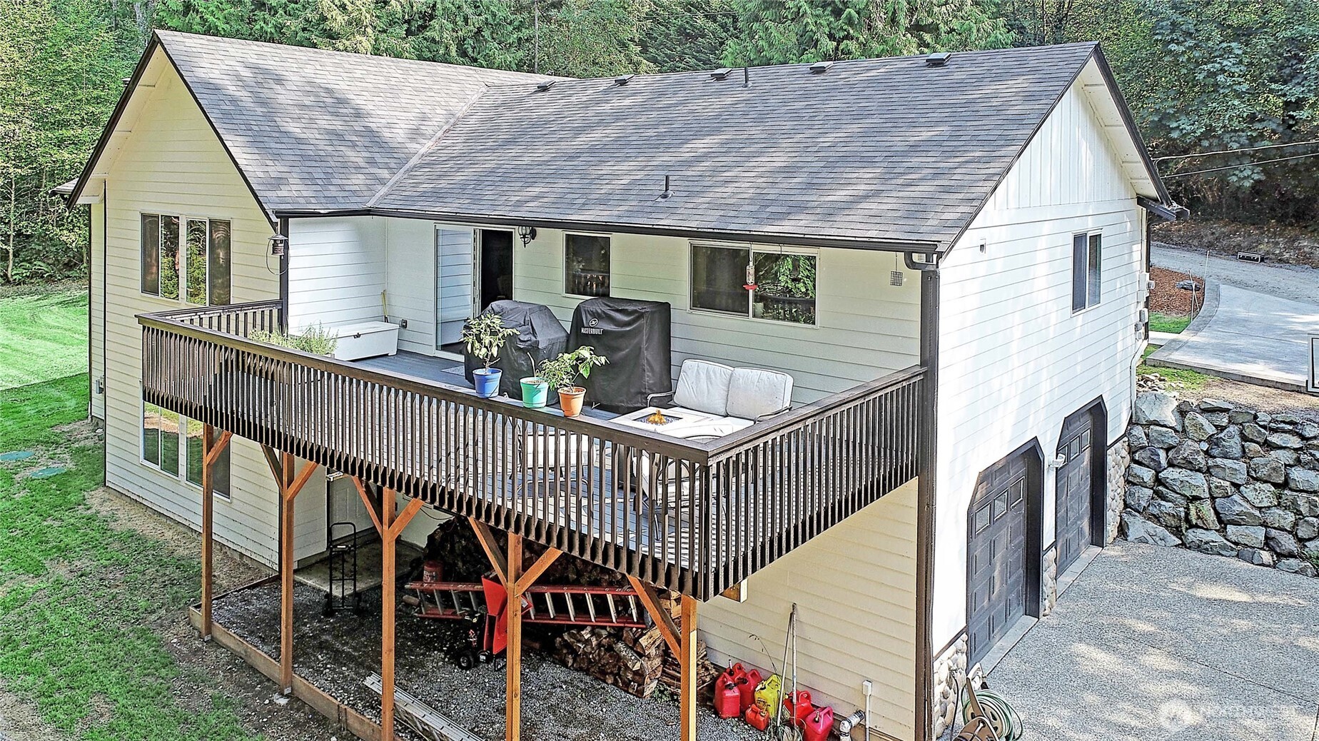 435 NW Camano Drive