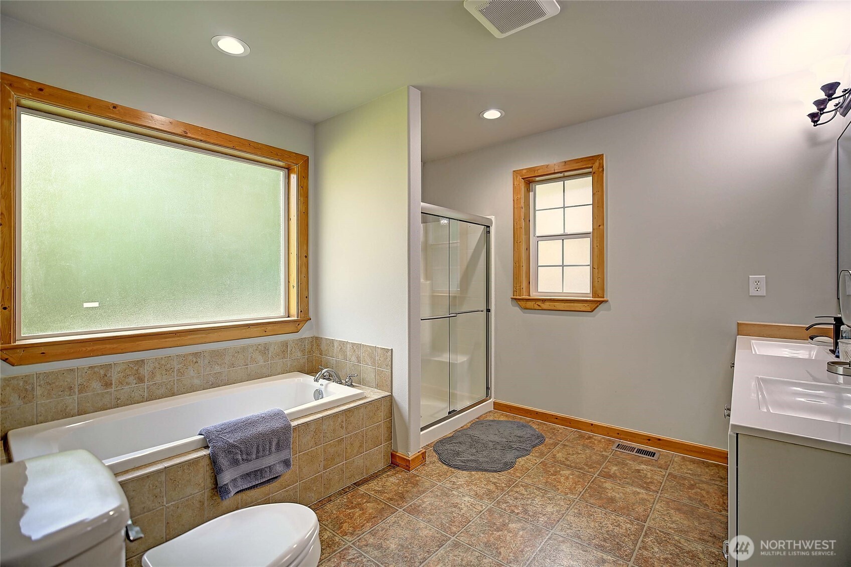 435 NW Camano Drive