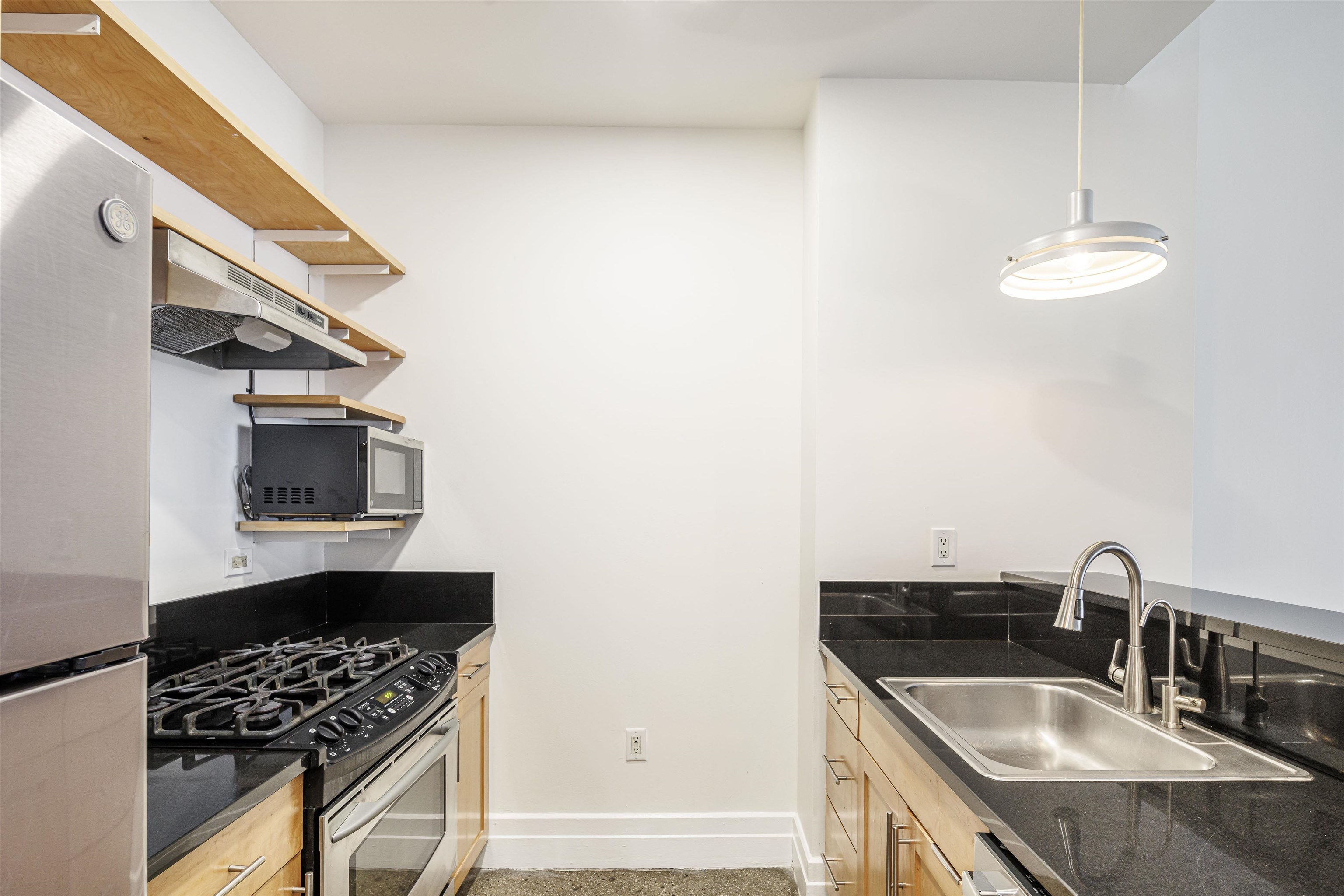 150 BAY ST Unit: 721