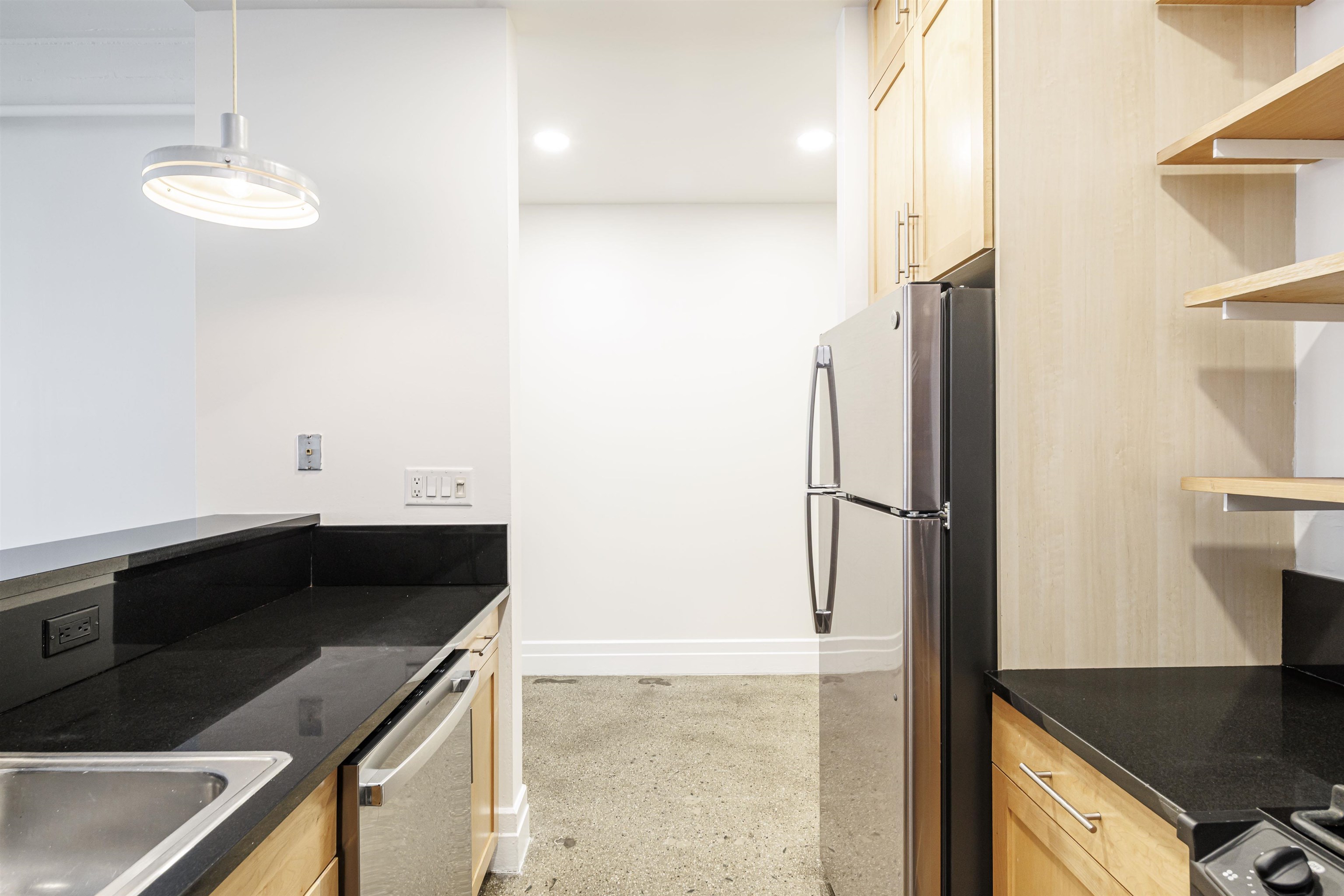150 BAY ST Unit: 721