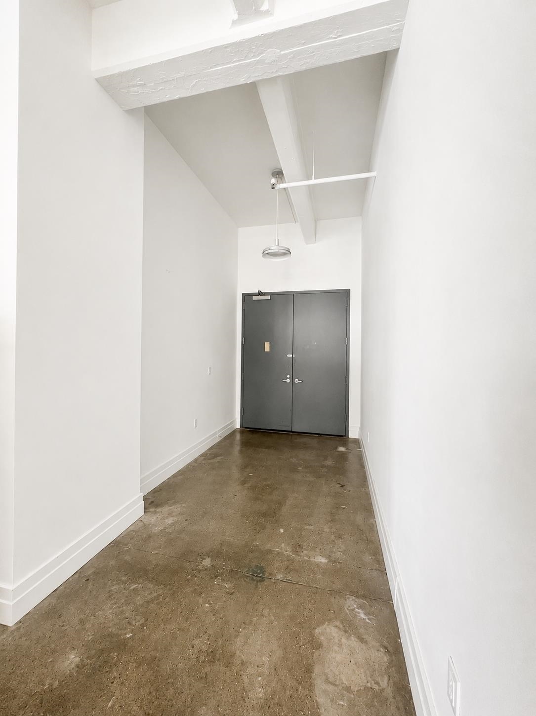 150 BAY ST Unit: 820