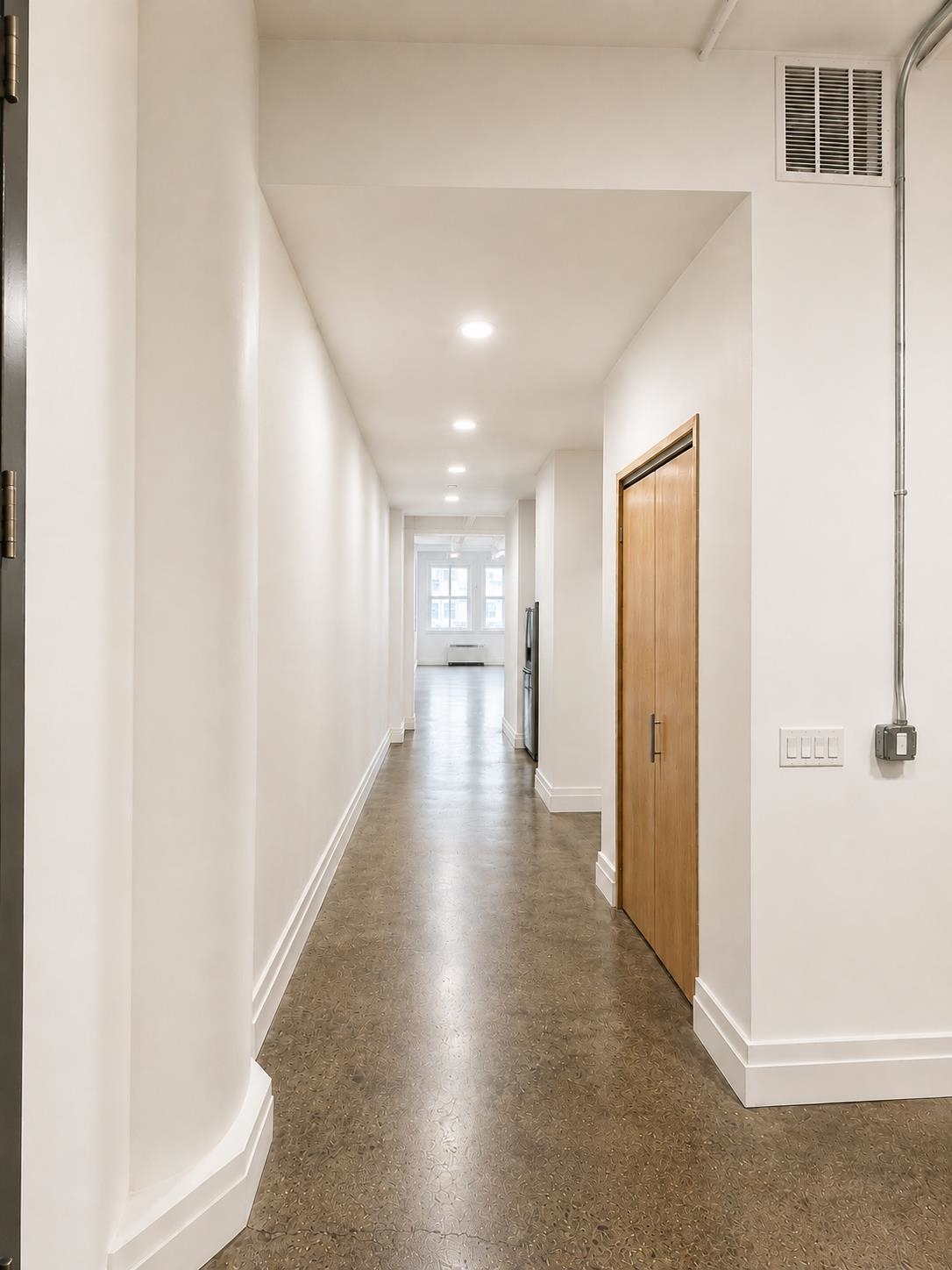 150 BAY ST Unit: 824