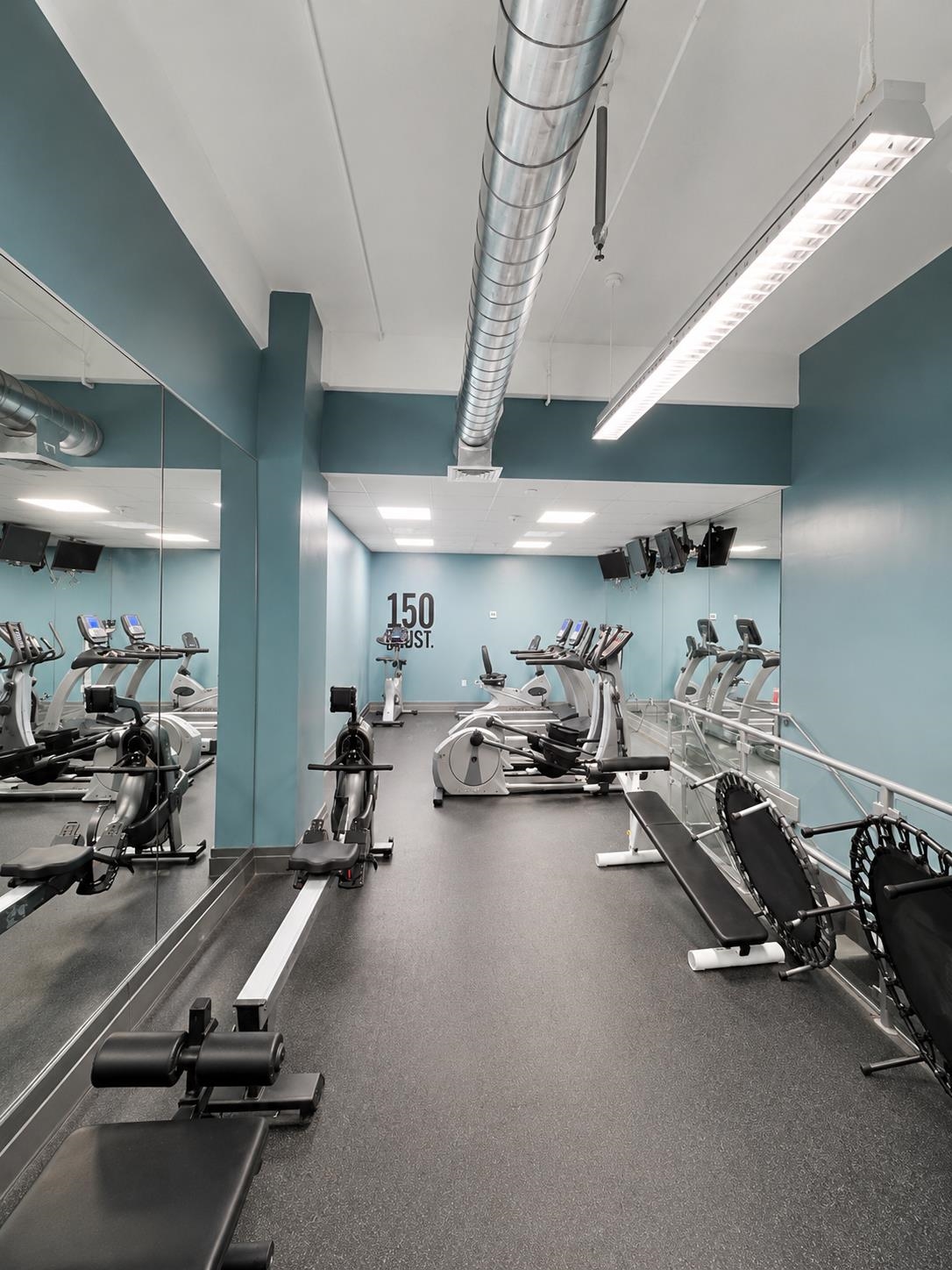 150 BAY ST Unit: 824