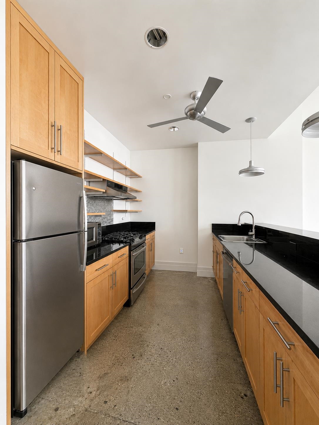 150 BAY ST Unit: 815