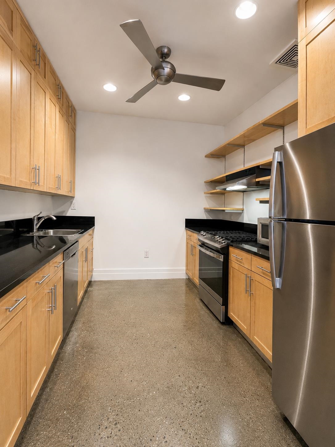 150 BAY ST Unit: 813