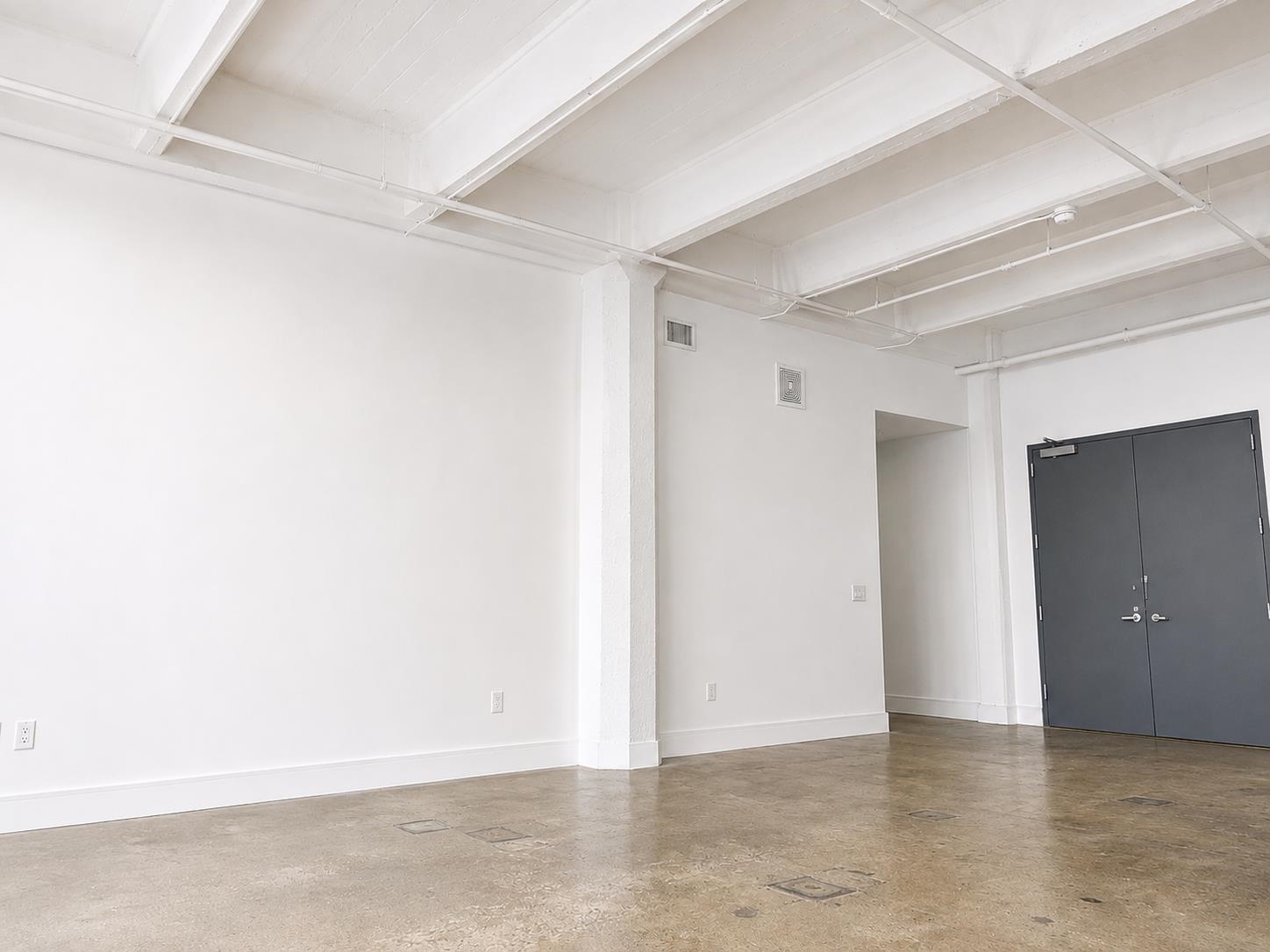 150 BAY ST Unit: 821