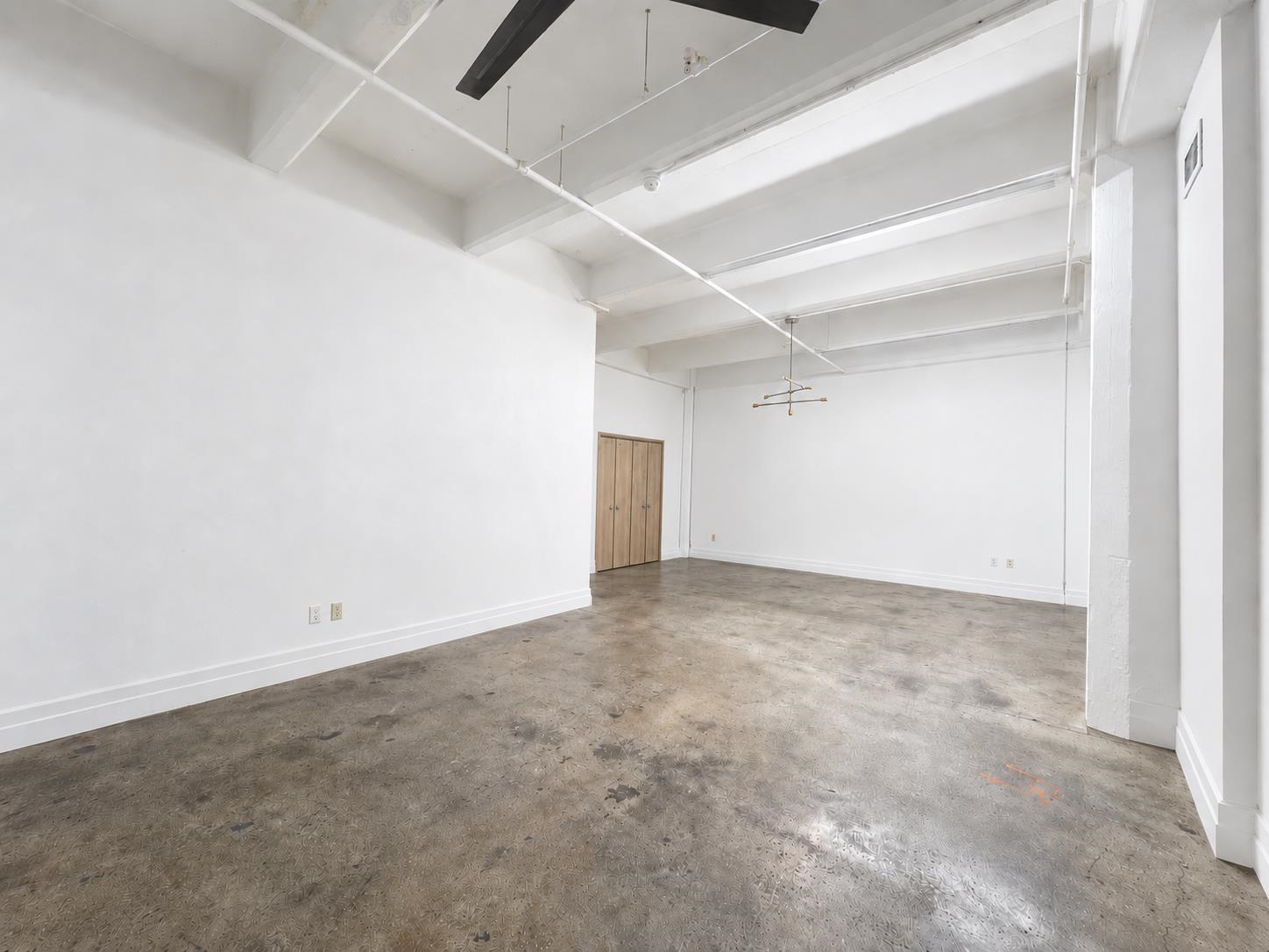 150 BAY ST Unit: 821