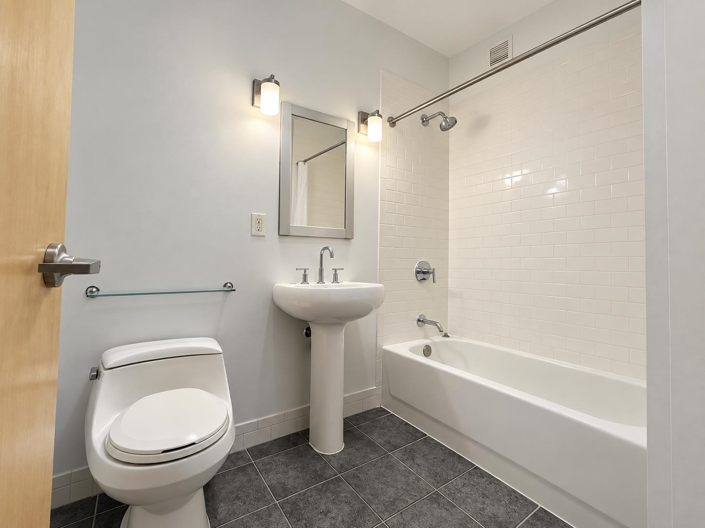 150 BAY ST Unit: 722