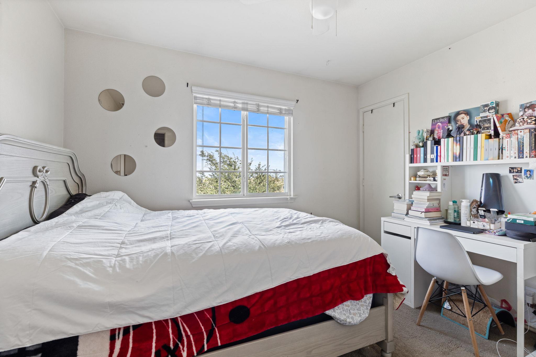 18813 Golden Eagle WAY