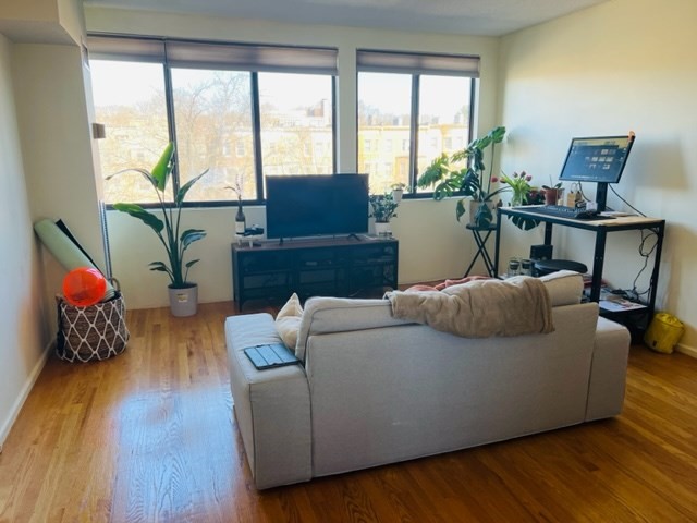 1731 Beacon # 425