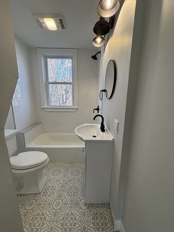 163 Oakdale Ave # 2