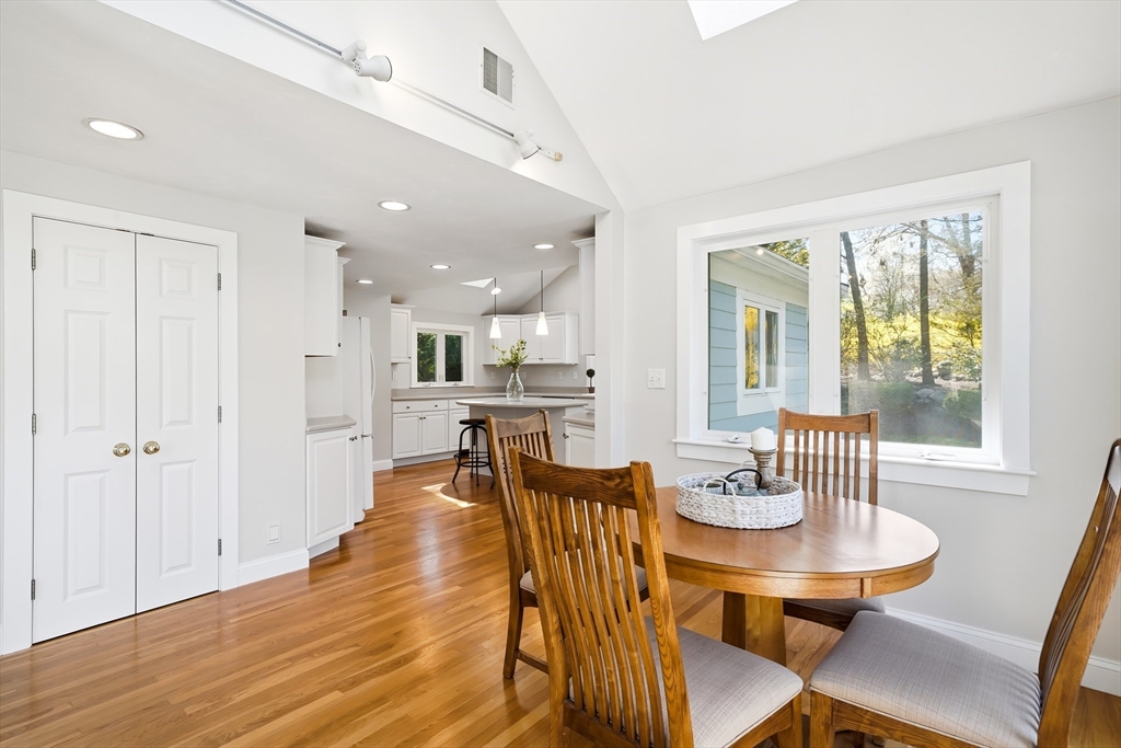 98 Blossomcrest Rd