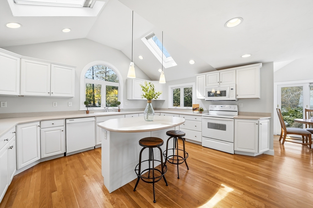 98 Blossomcrest Rd