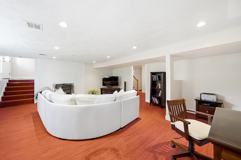 98 Blossomcrest Rd
