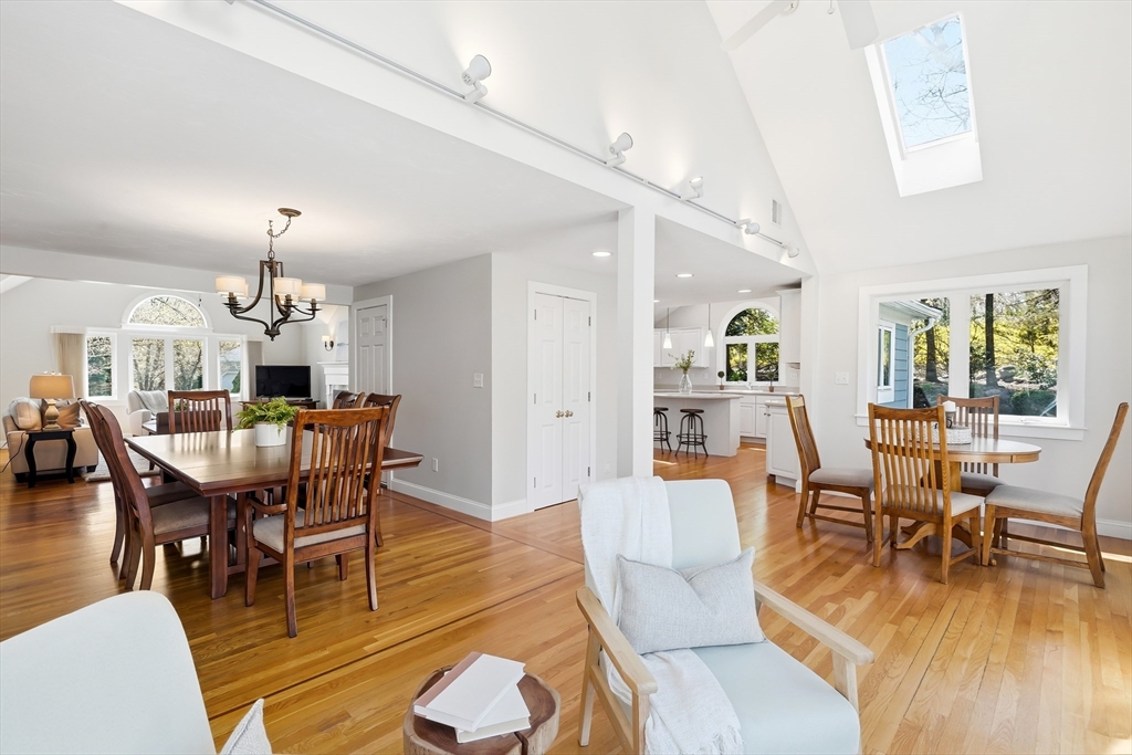 98 Blossomcrest Rd