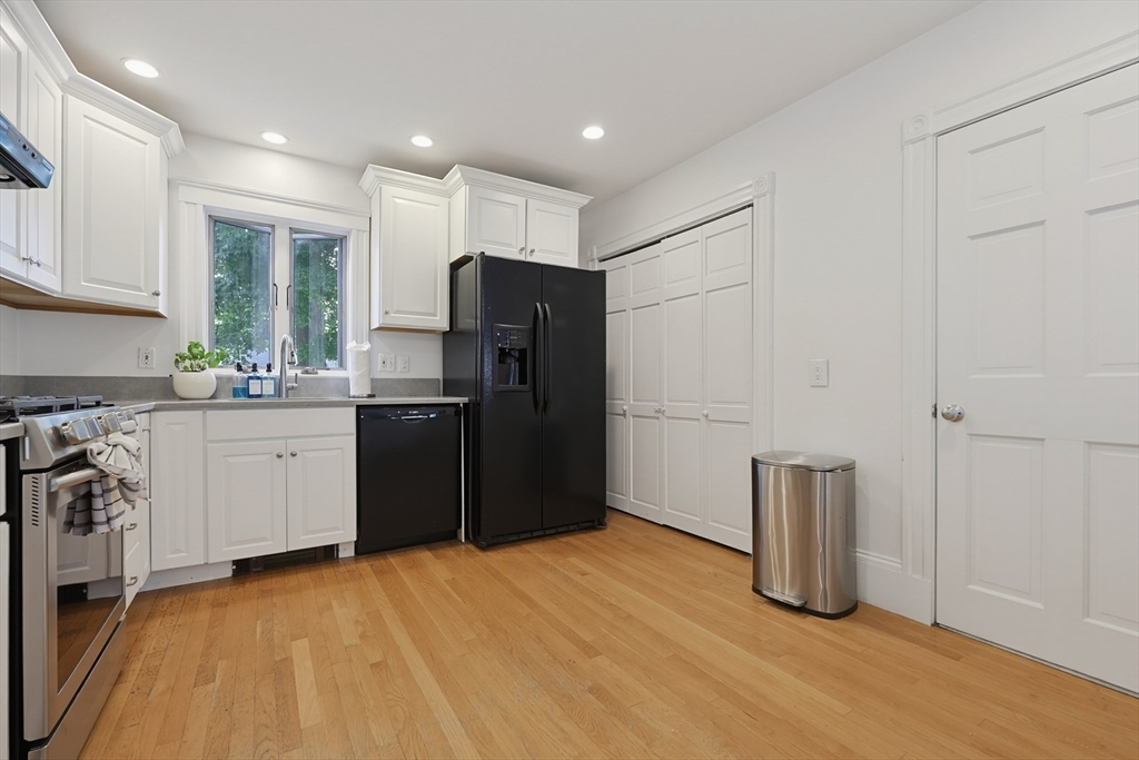 11 Eleanor St