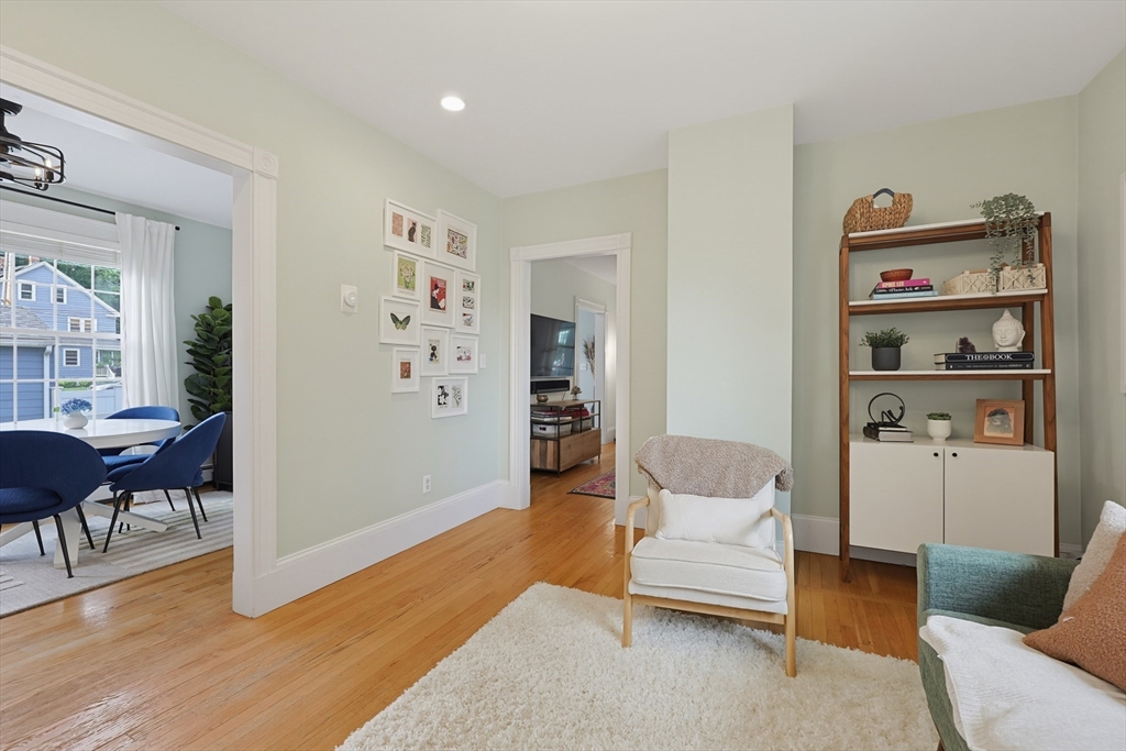 11 Eleanor St