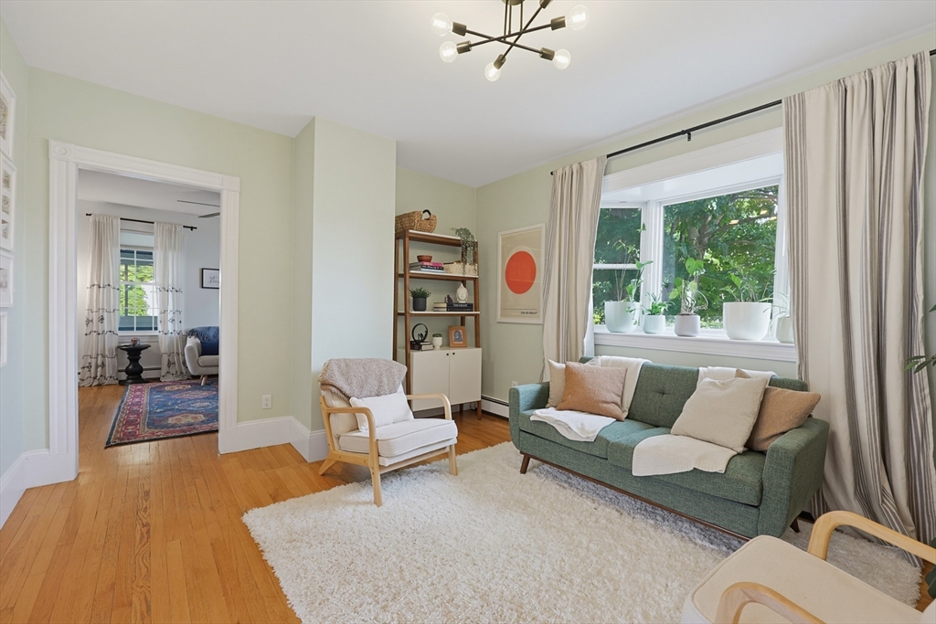 11 Eleanor St