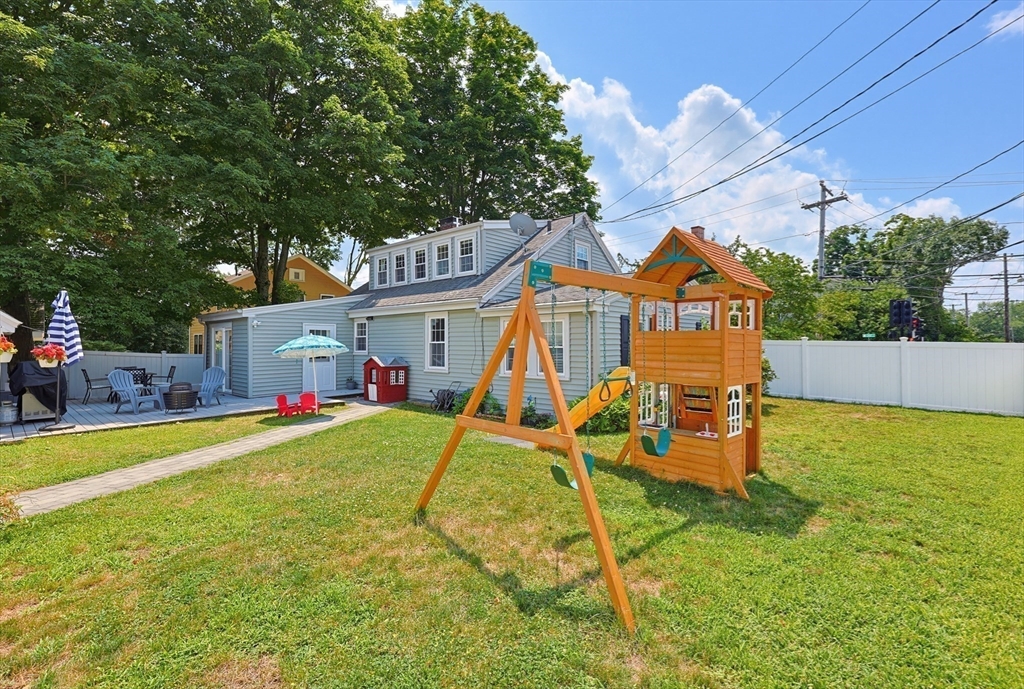 812 East St