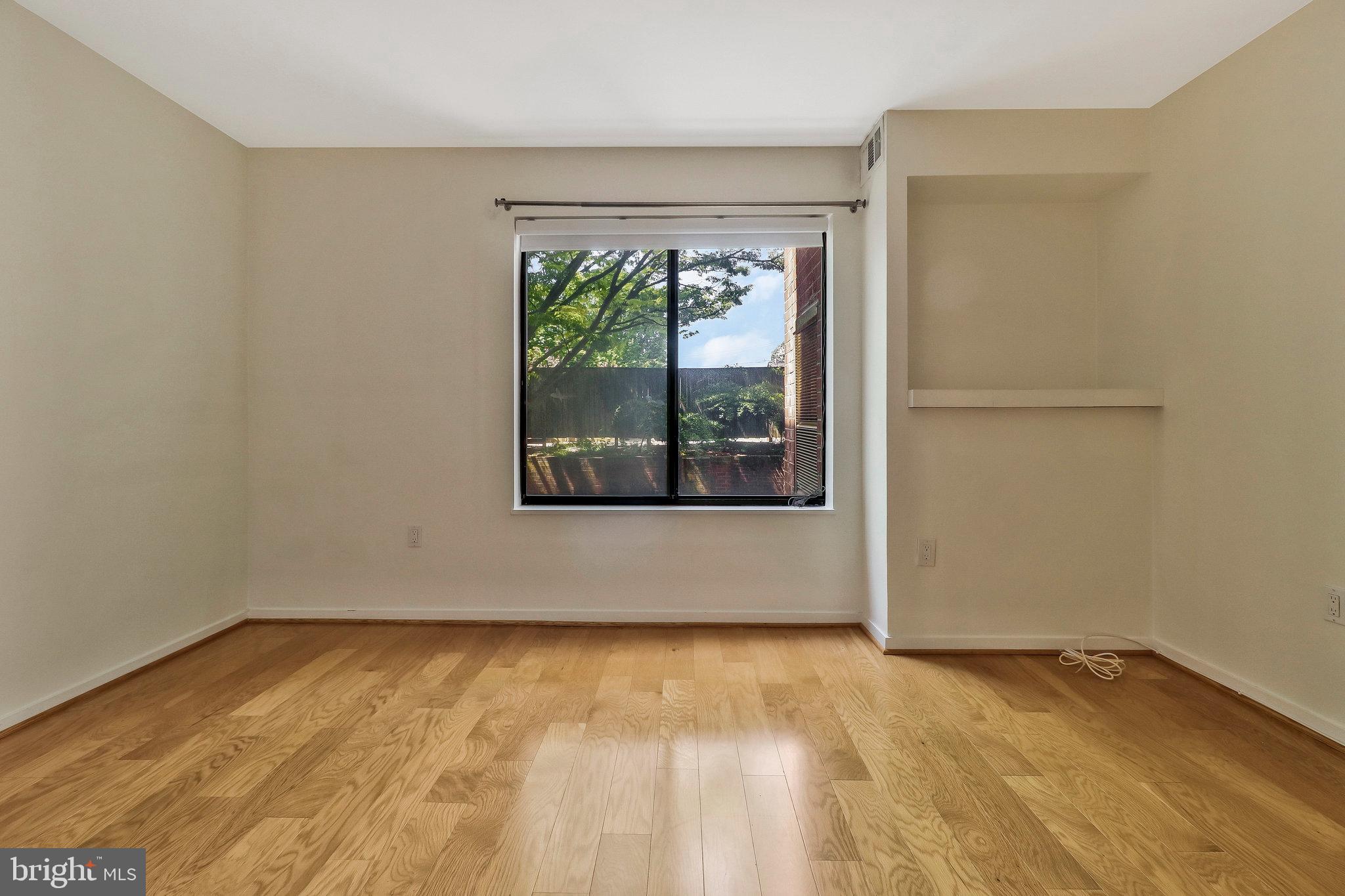 2320 Wisconsin Ave NW #208