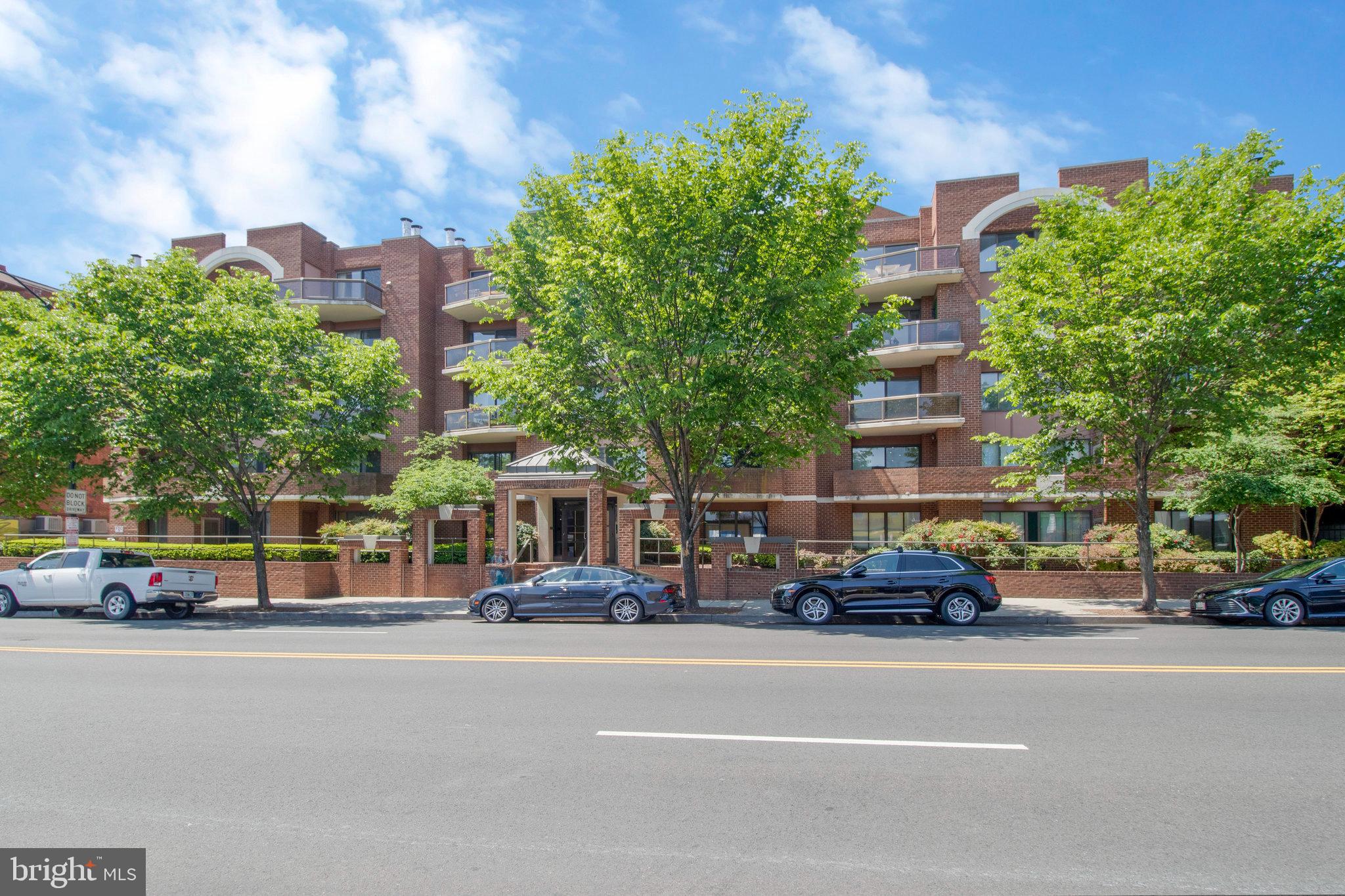 2320 Wisconsin Ave NW #208