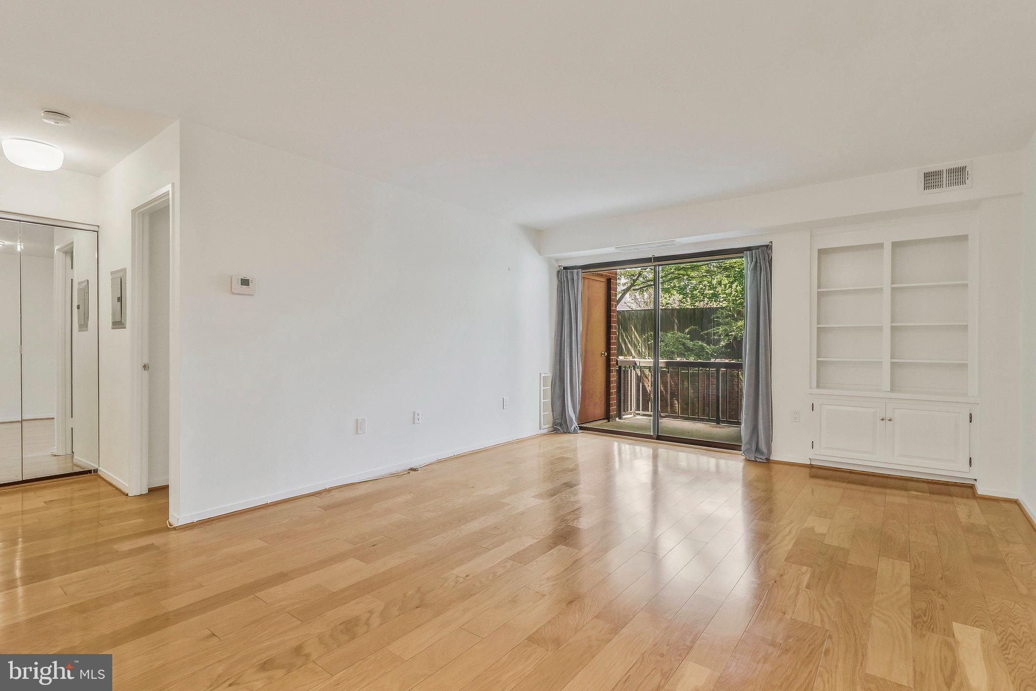 2320 Wisconsin Ave NW #208