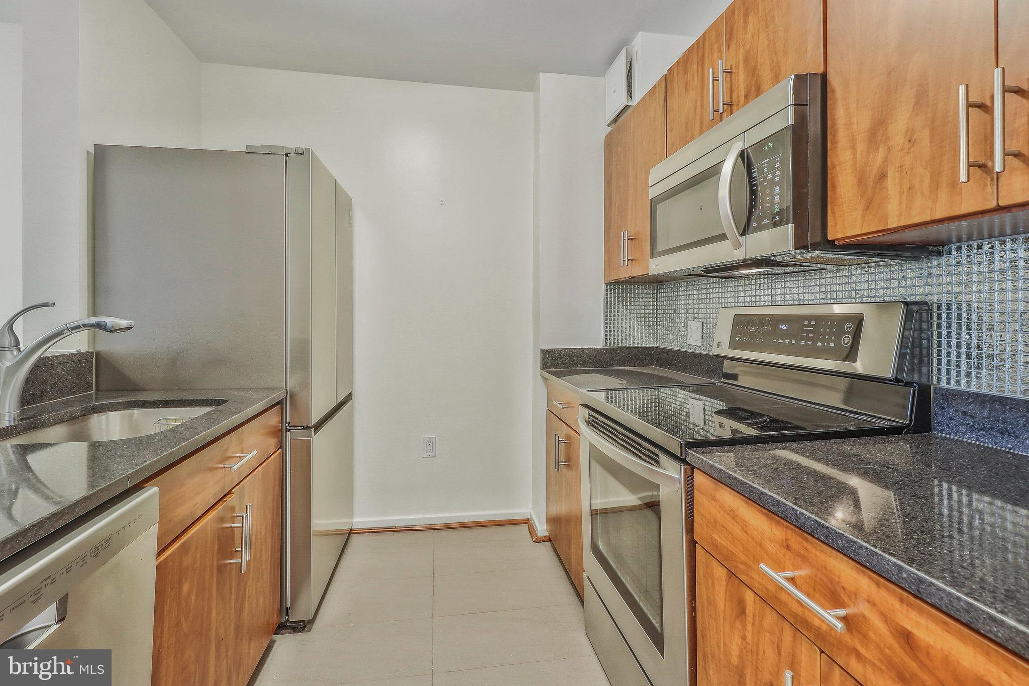 2320 Wisconsin Ave NW #208