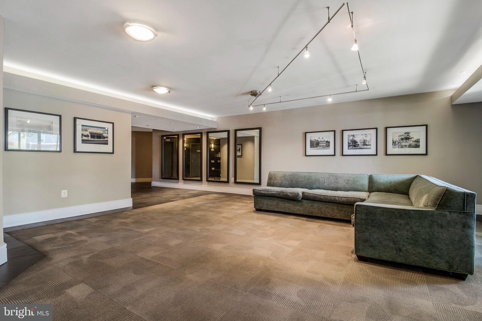 2320 Wisconsin Ave NW #208