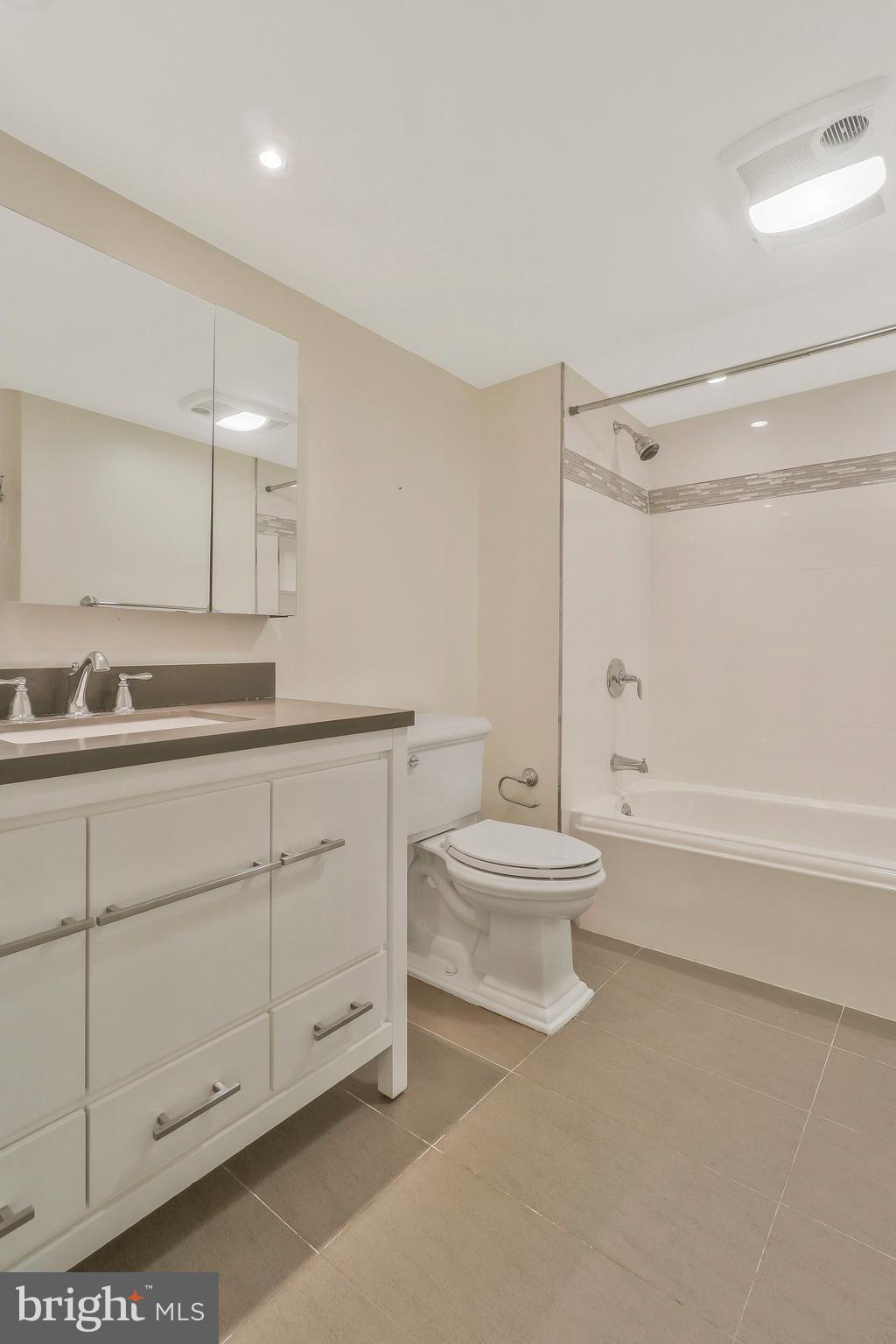 2320 Wisconsin Ave NW #208