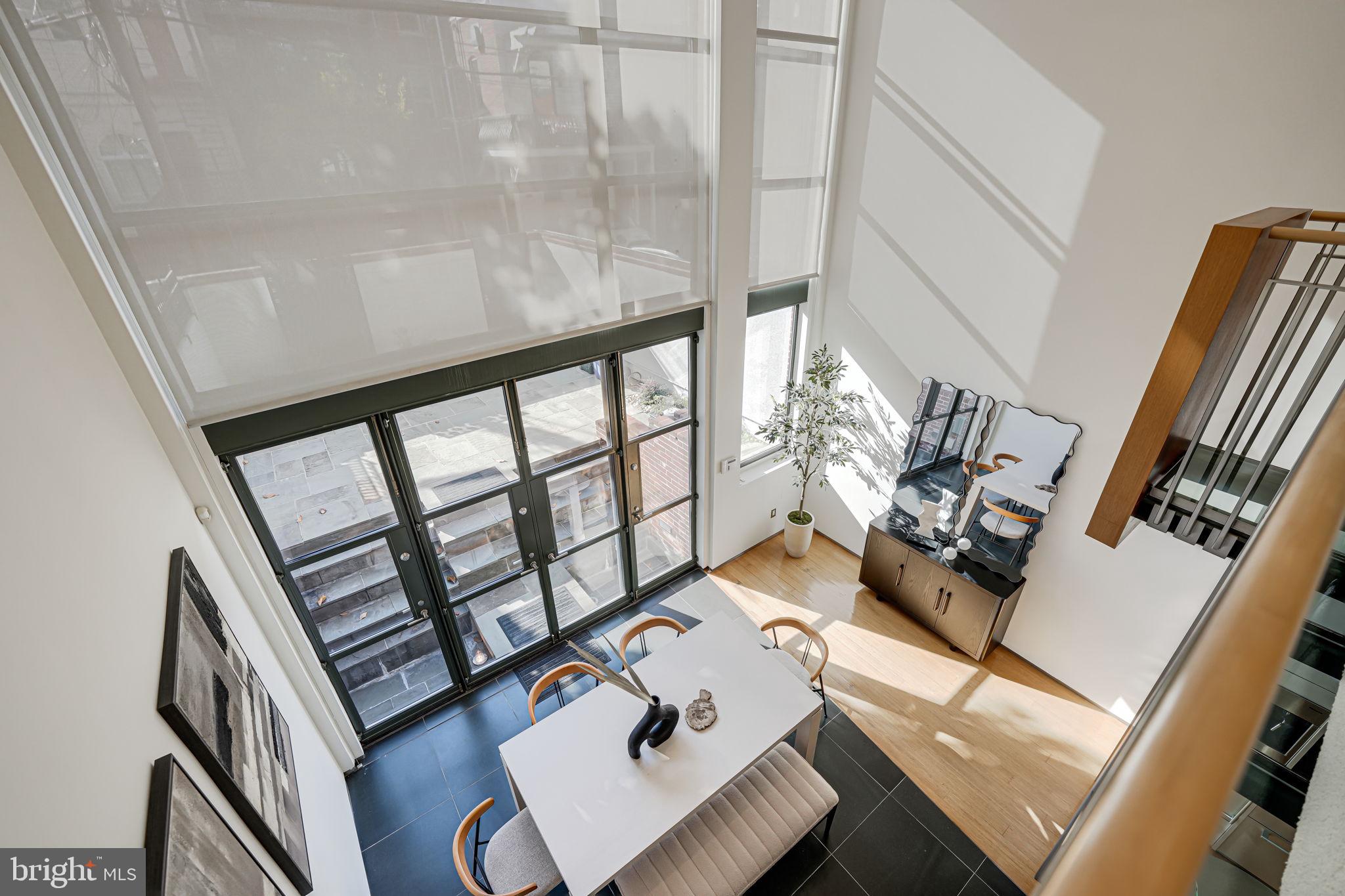 2016 HILLYER PL NW