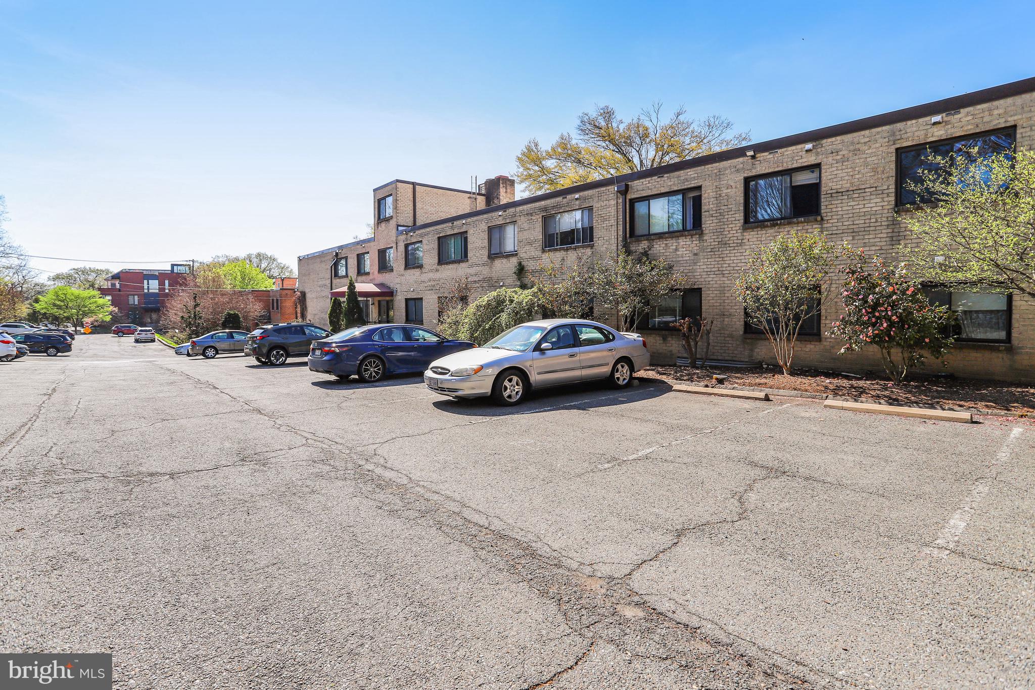 4555 MACARTHUR BOULEVARD NW 103