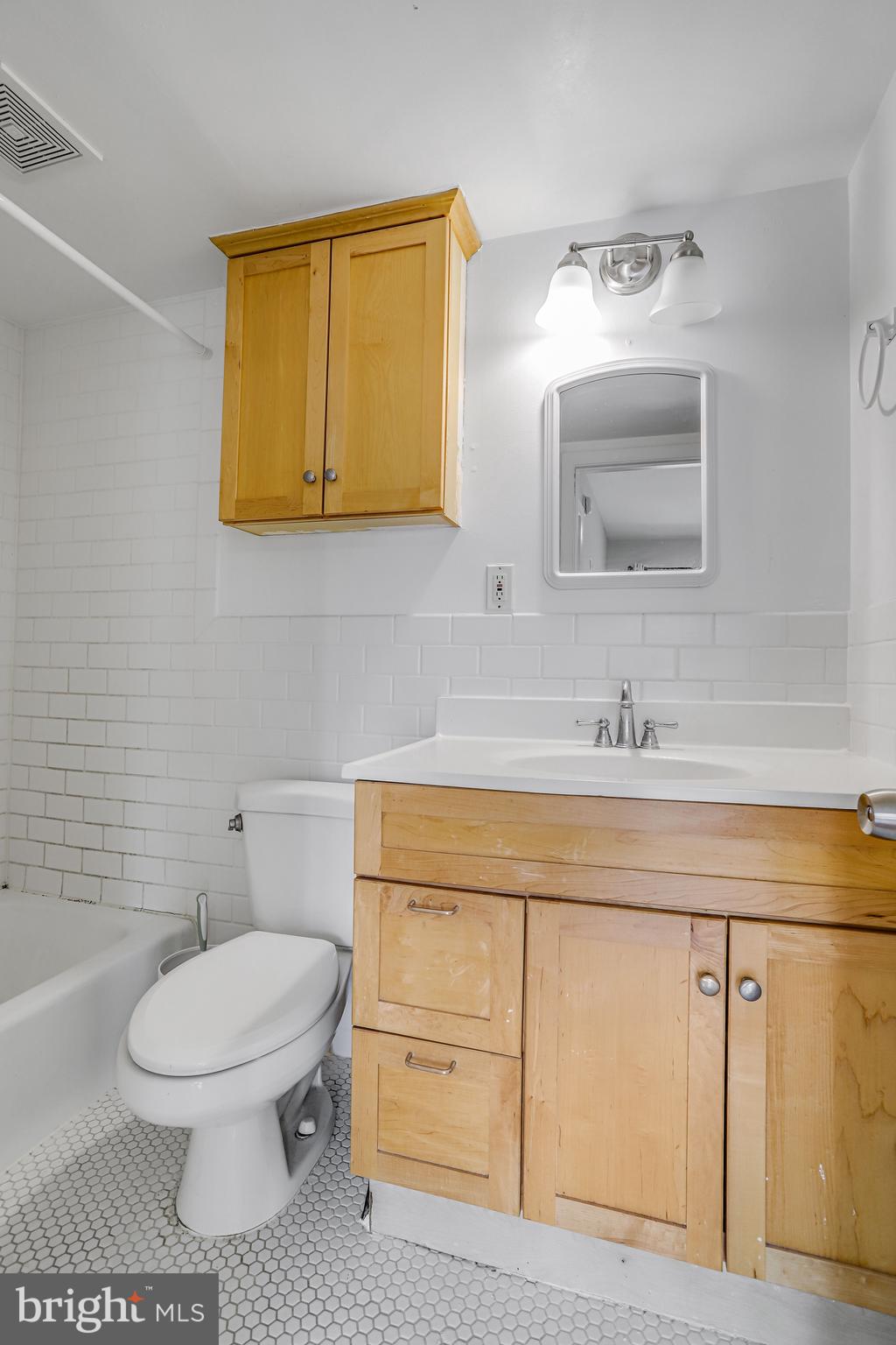 4555 MACARTHUR BOULEVARD NW 103