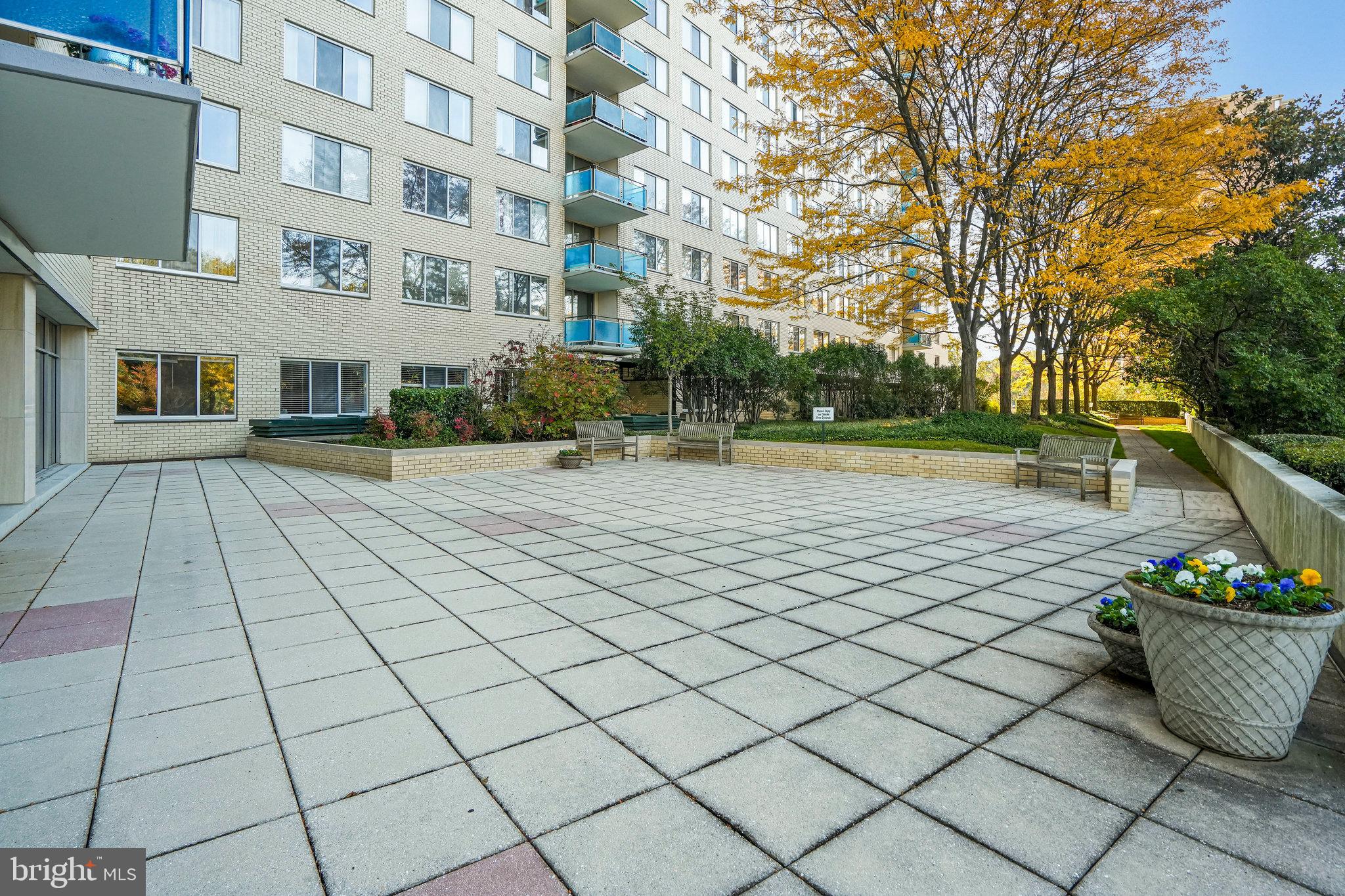 10401 Grosvenor Pl #626