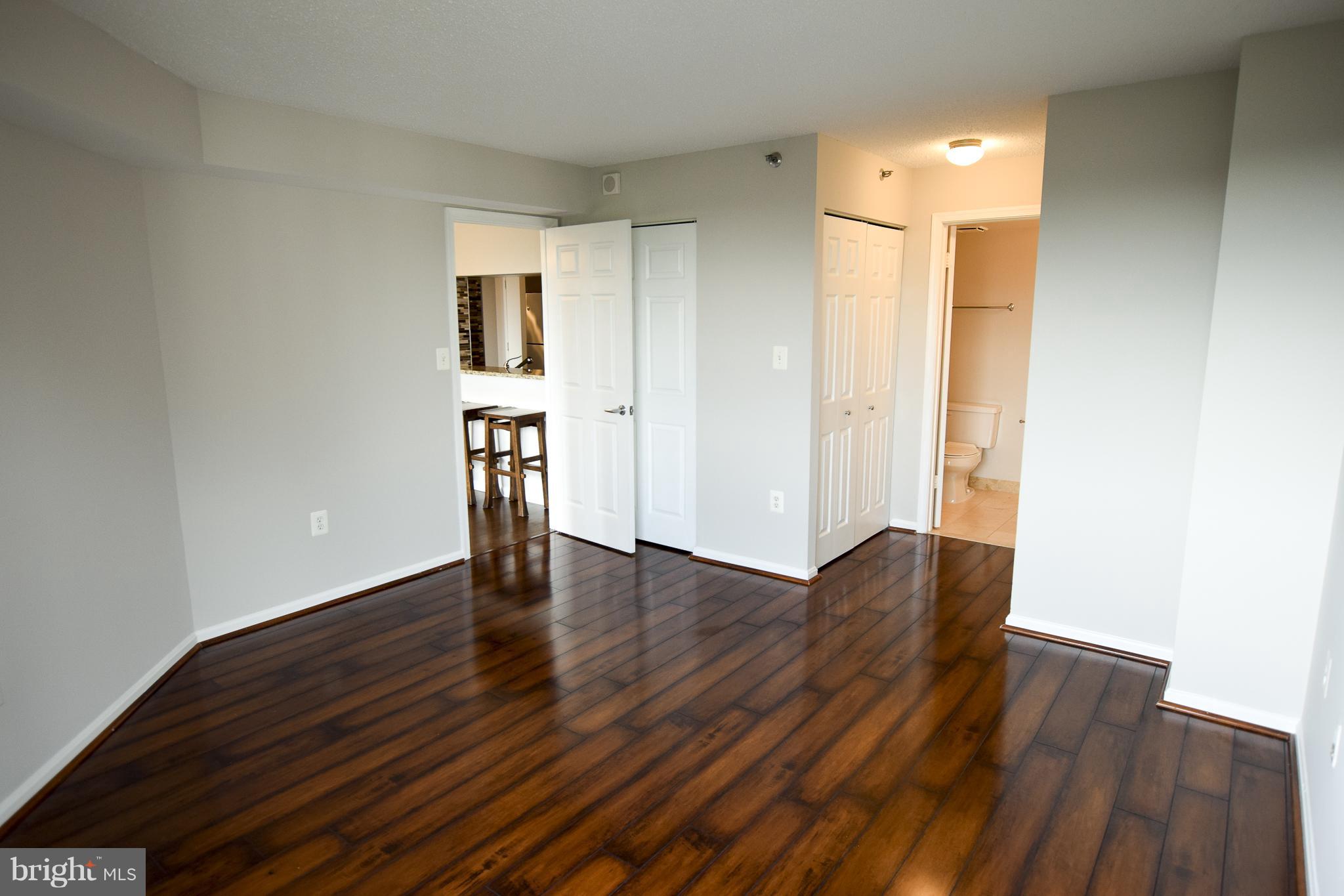 10101 GROSVENOR PLACE 815