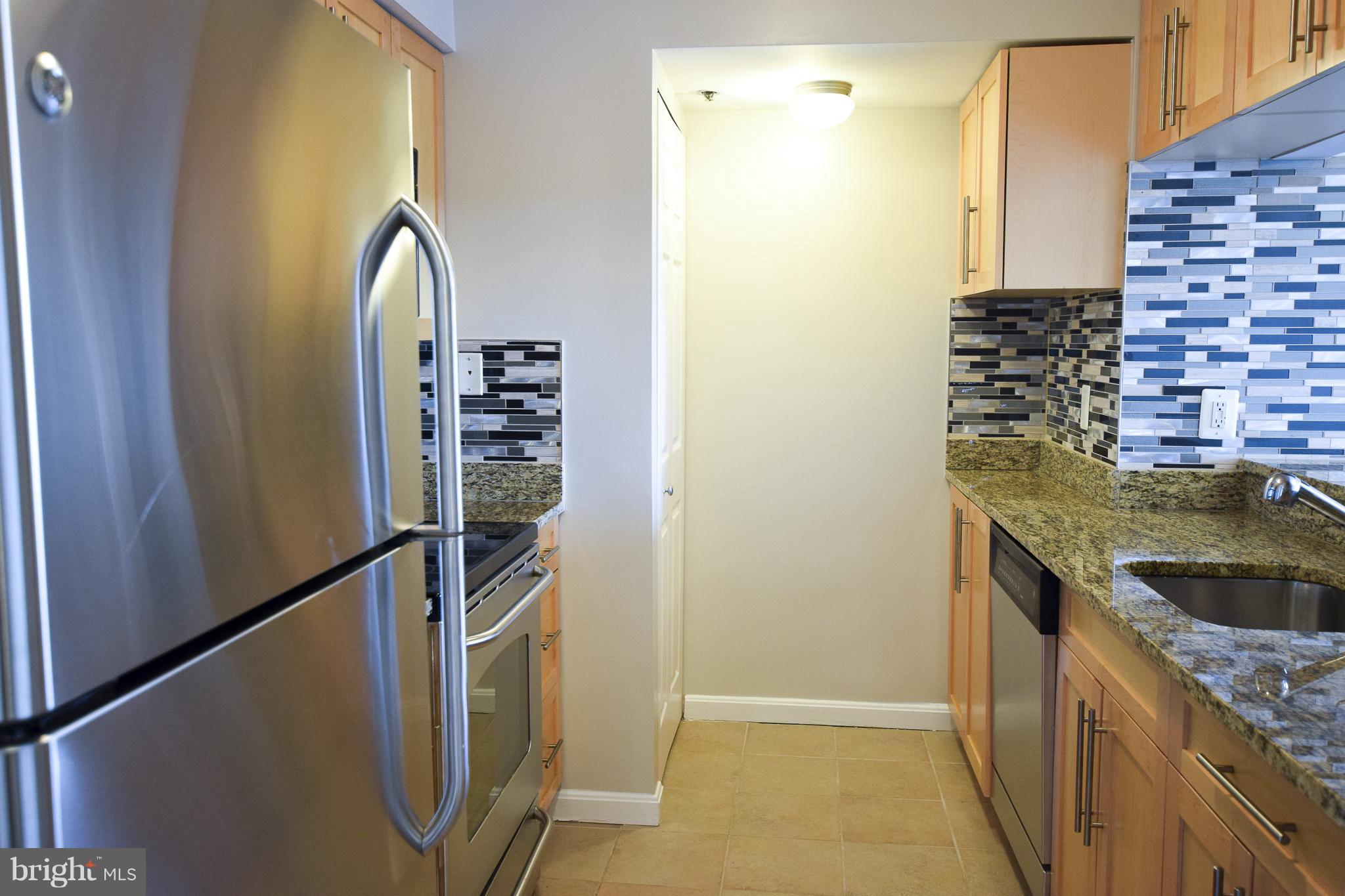 10101 GROSVENOR PLACE 815