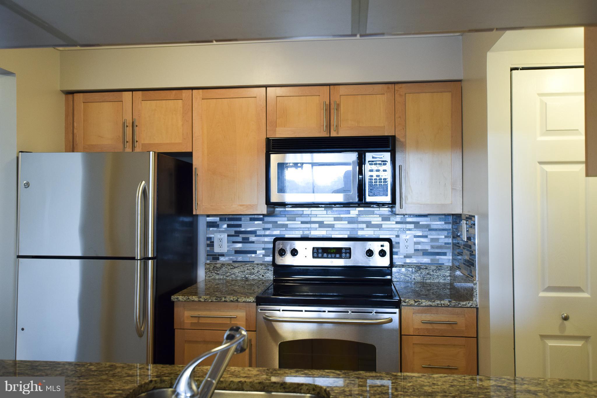 10101 GROSVENOR PLACE 815