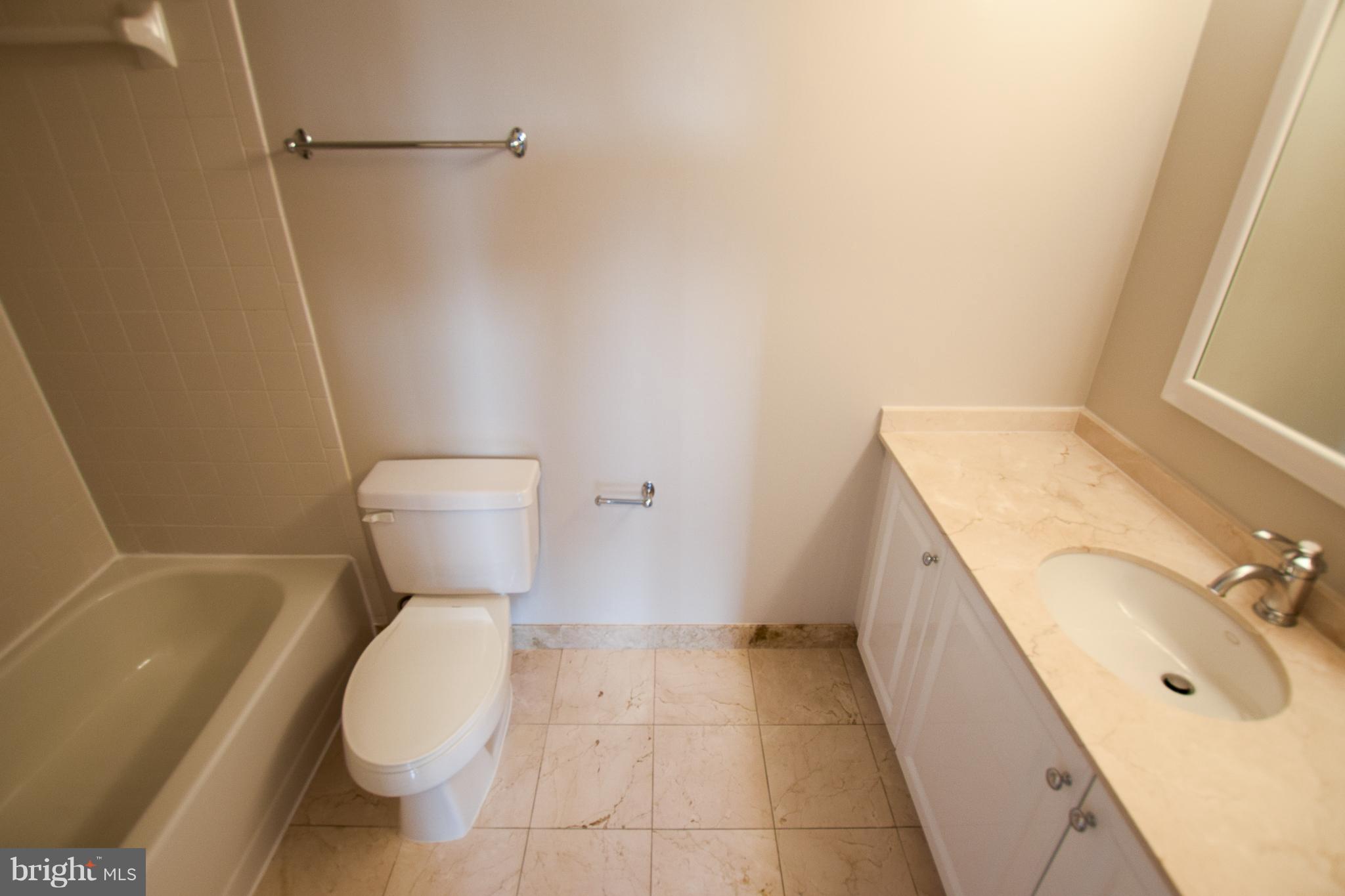 10101 GROSVENOR PLACE 815