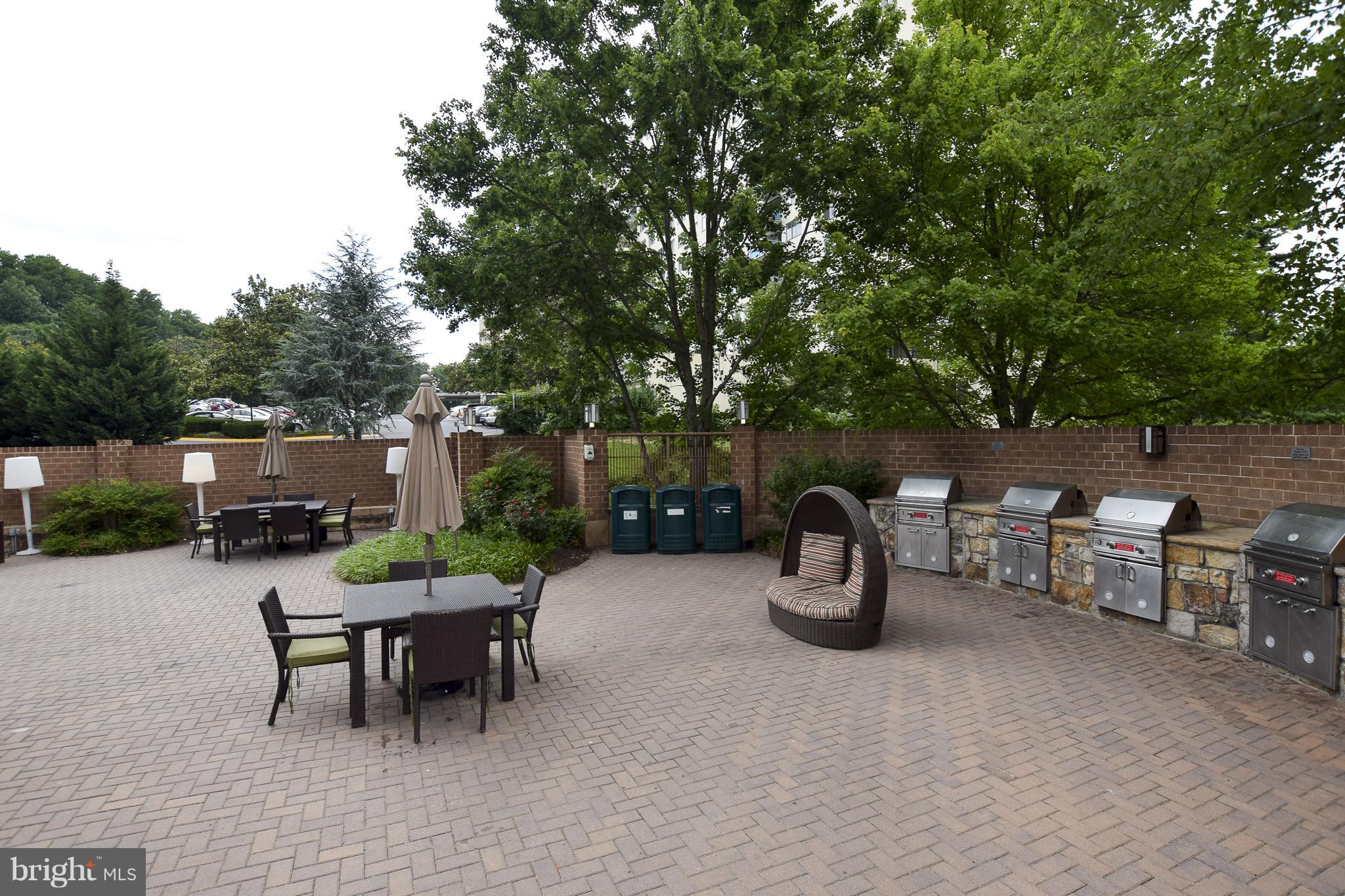 10101 GROSVENOR PLACE 815