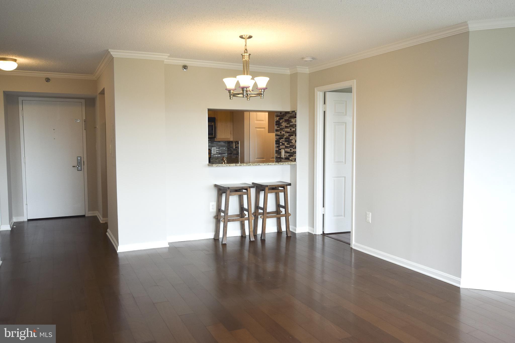 10101 GROSVENOR PLACE 815