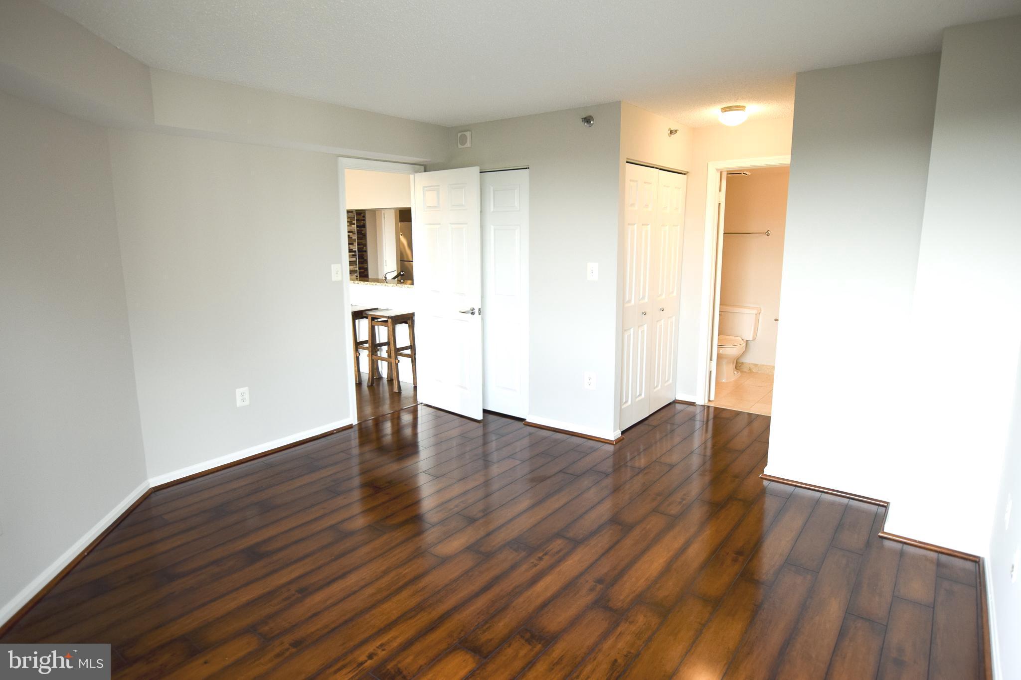 10101 GROSVENOR PLACE 815