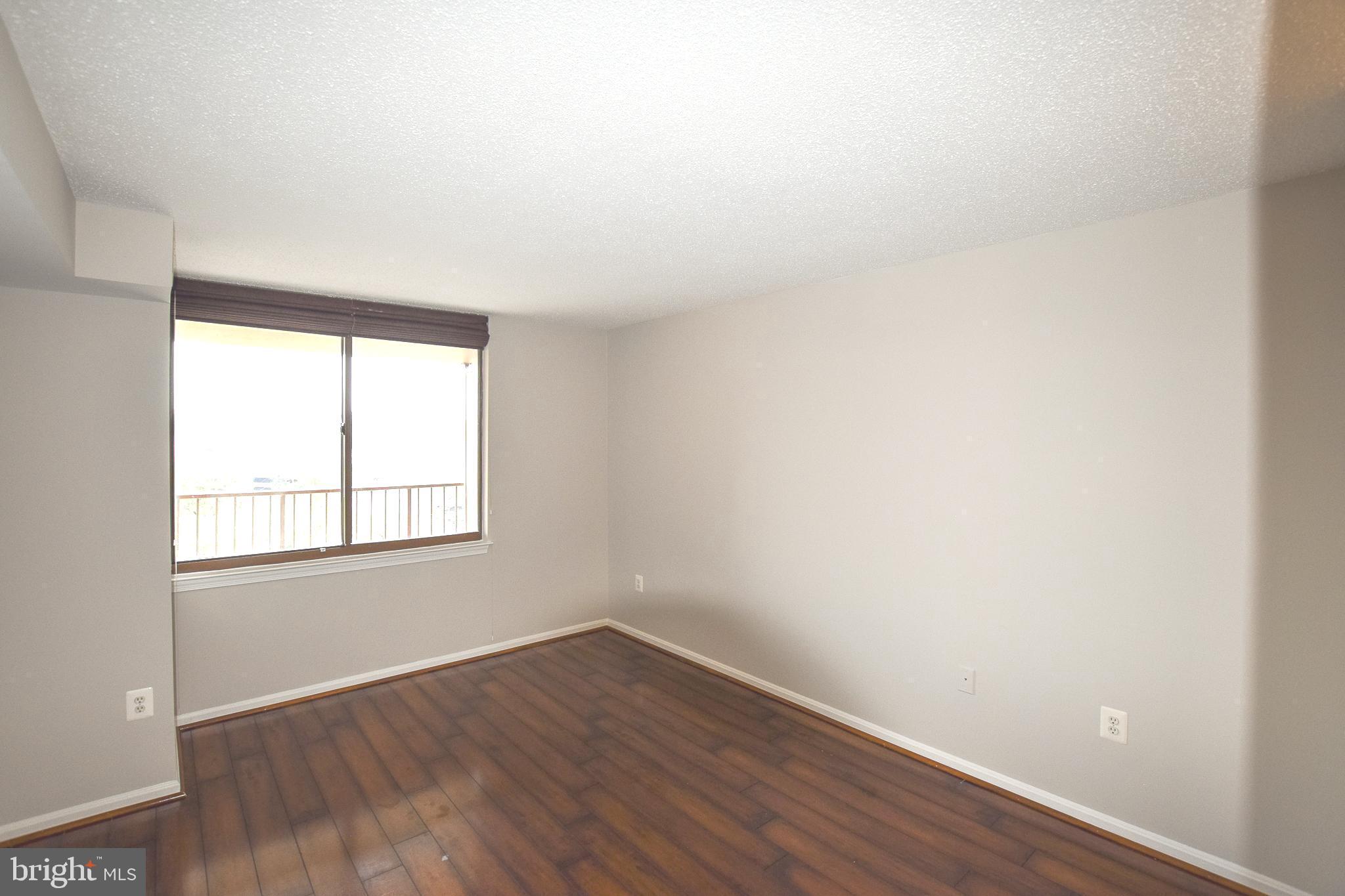 10101 GROSVENOR PLACE 815