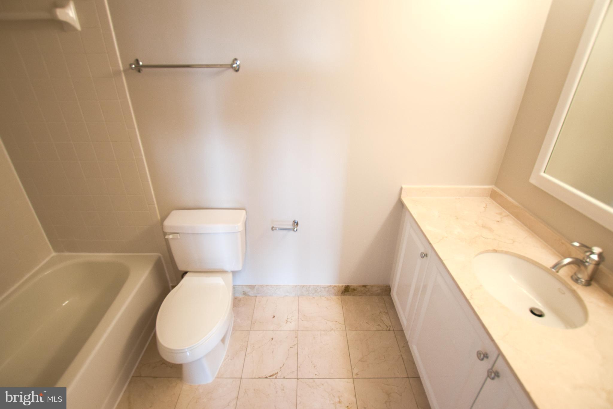 10101 GROSVENOR PLACE 815