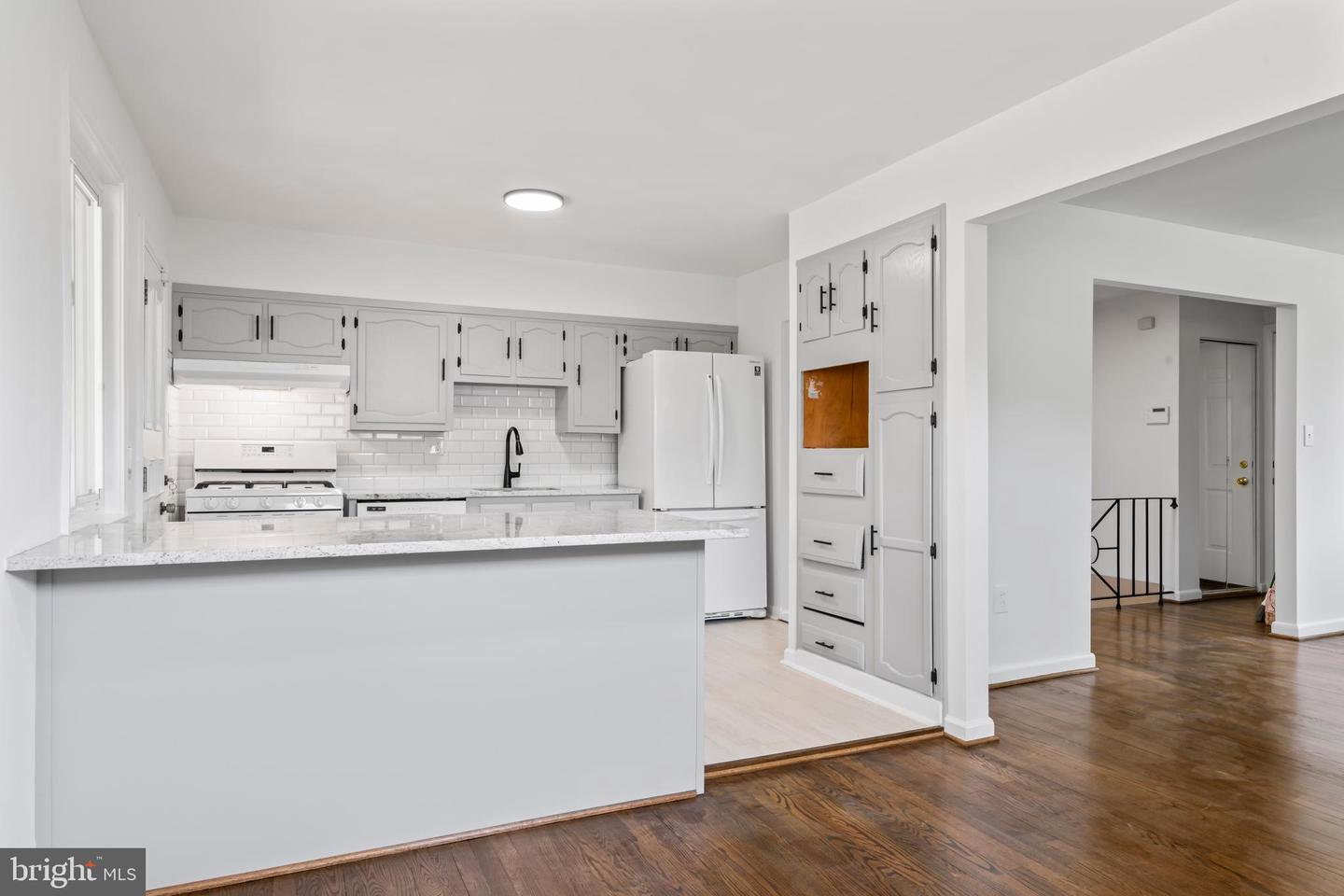 2521 Fairhill Dr