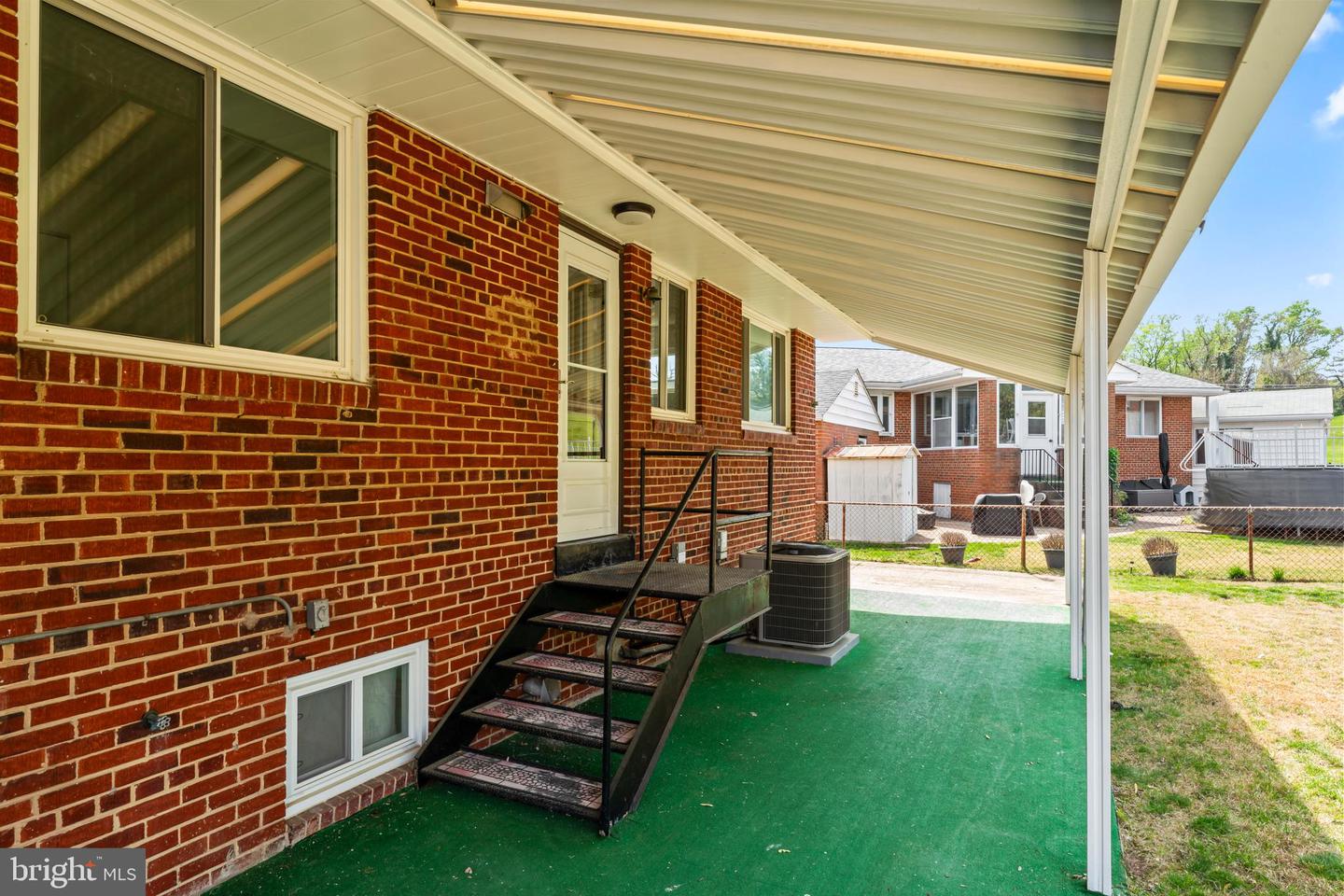 2521 Fairhill Dr