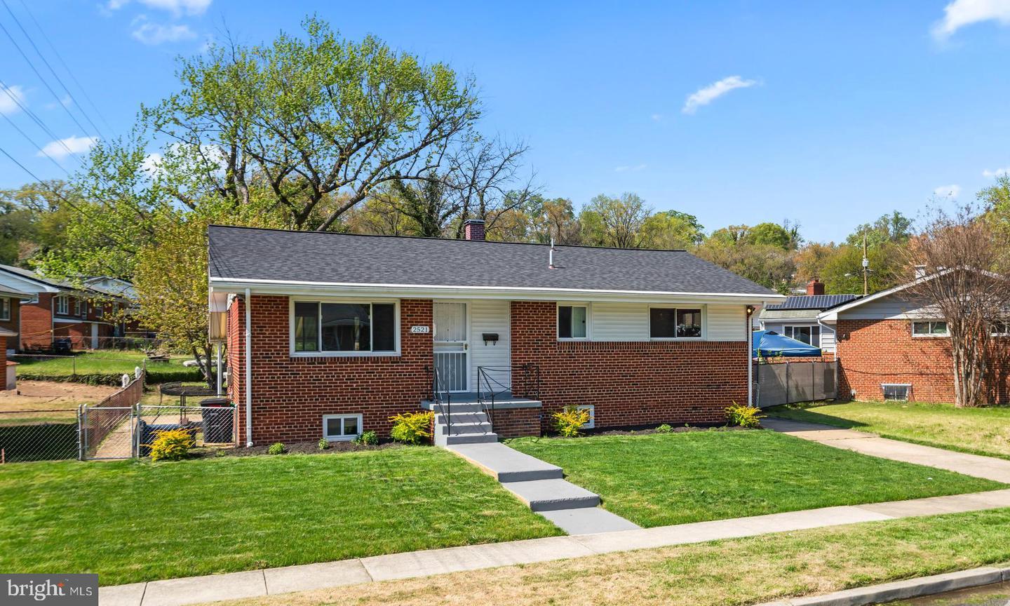 2521 Fairhill Dr