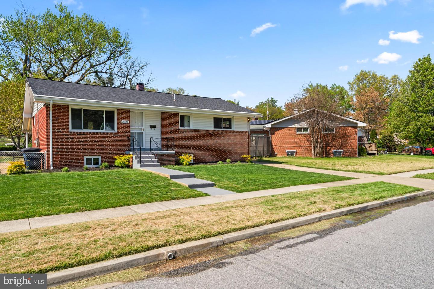 2521 Fairhill Dr
