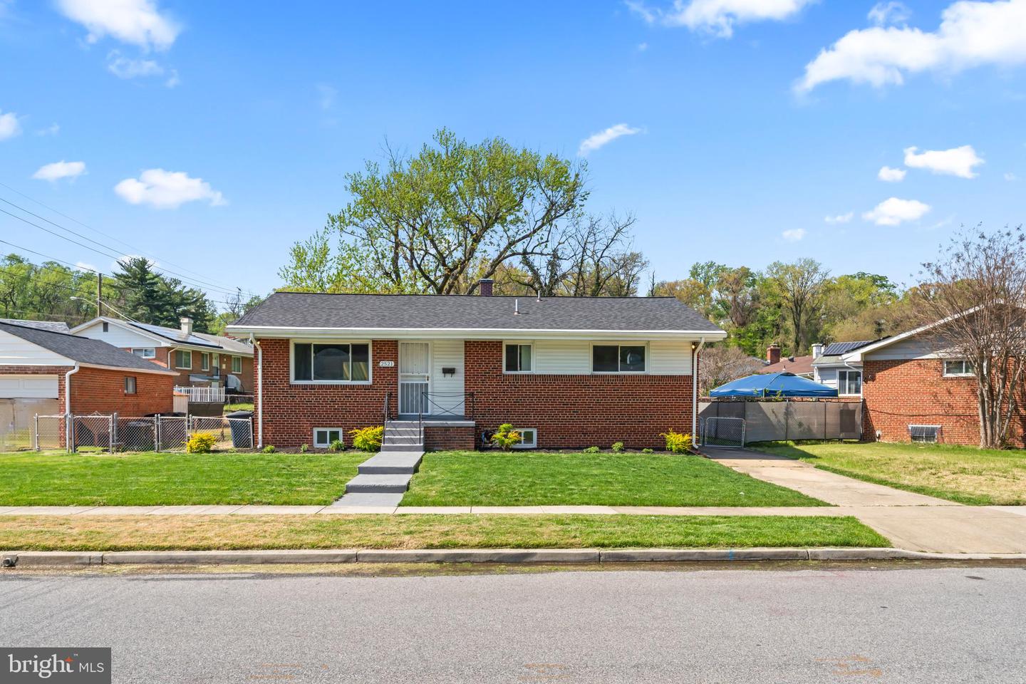 2521 Fairhill Dr