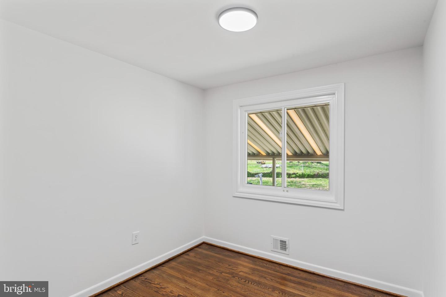 2521 Fairhill Dr