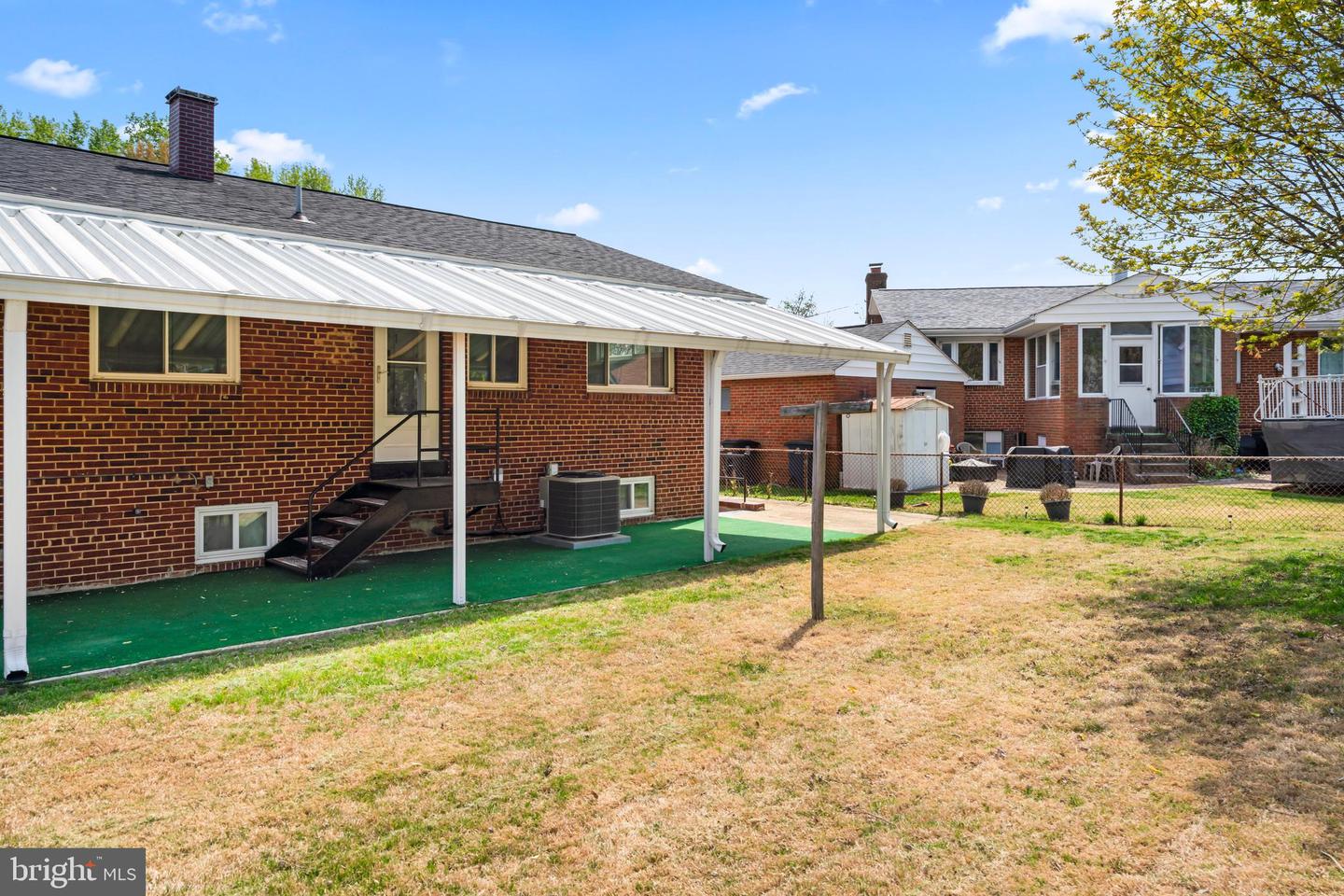 2521 Fairhill Dr