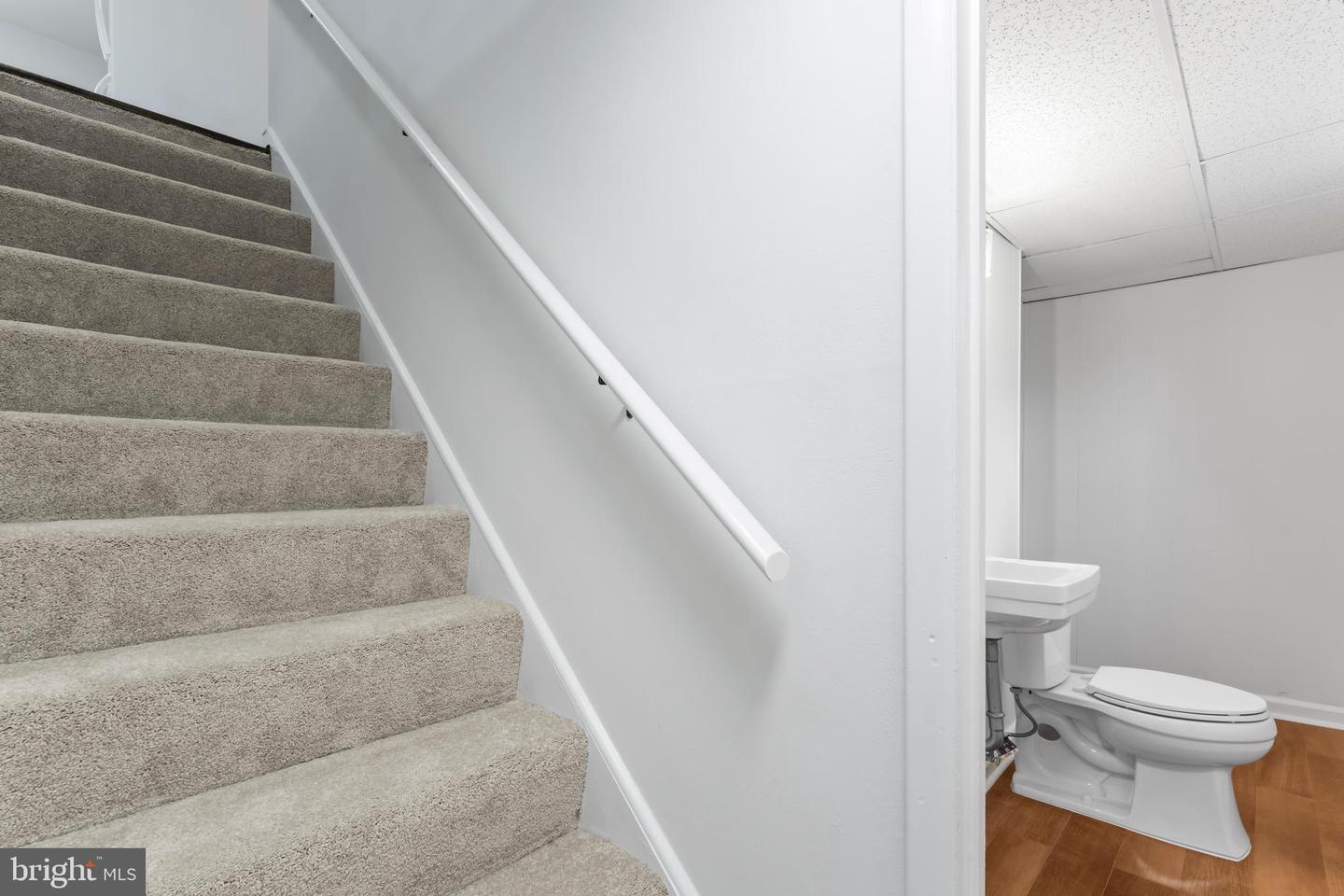 2521 Fairhill Dr